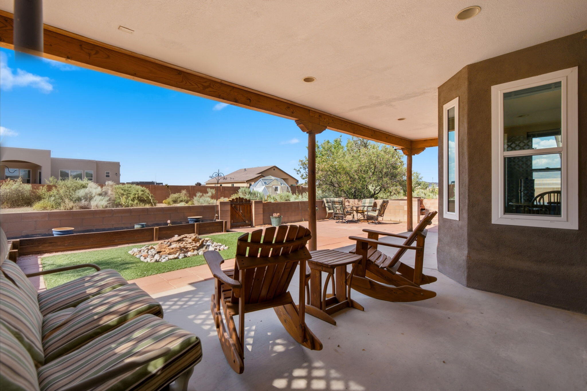 Photo 10 — 2405 Flagstone Road NE