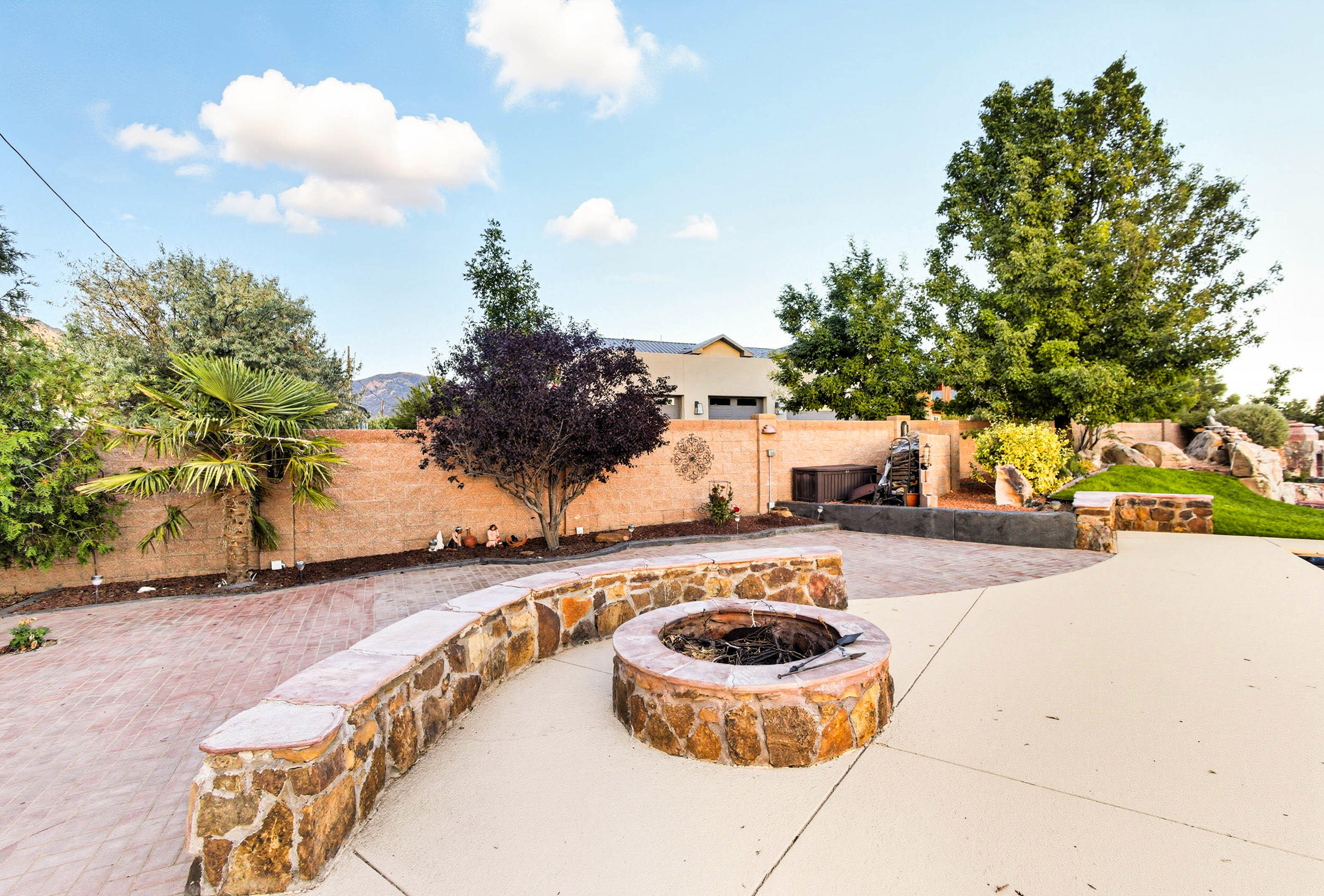 Photo 2 — 11907 San Rafael Avenue NE