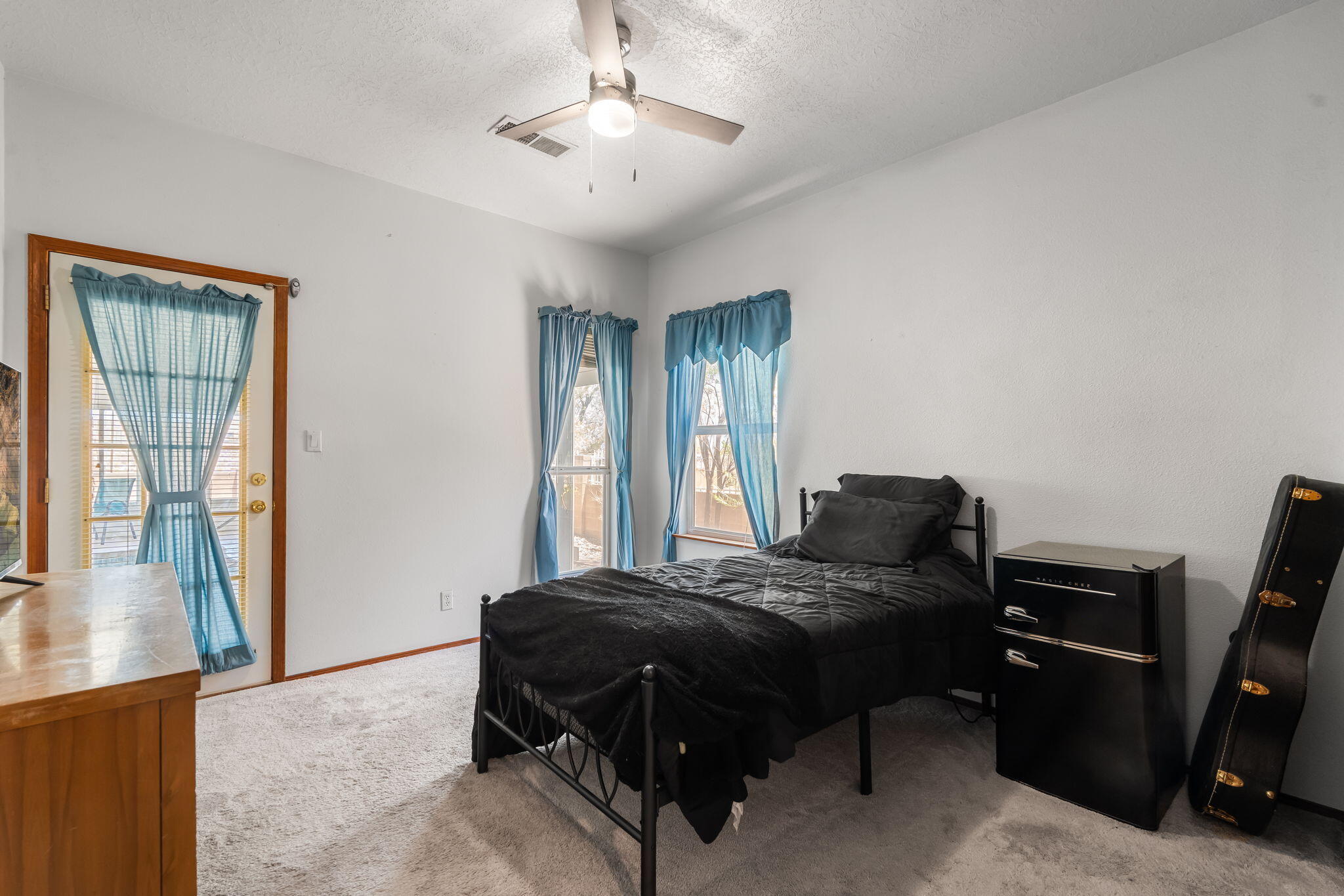 Photo 4 — 2869 Chessman Drive SE