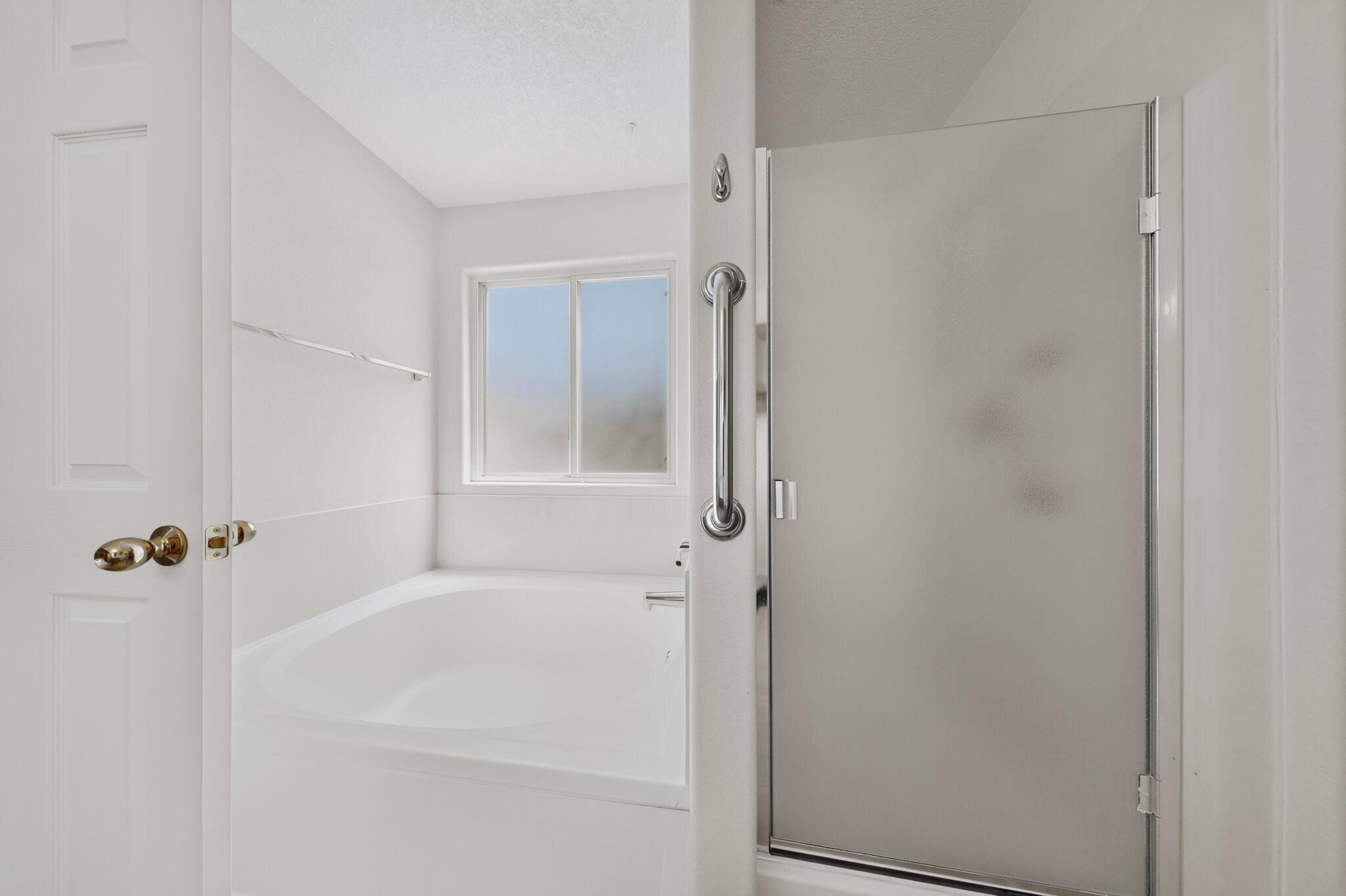 Photo 15 — 5005 Mira Vista Drive NE
