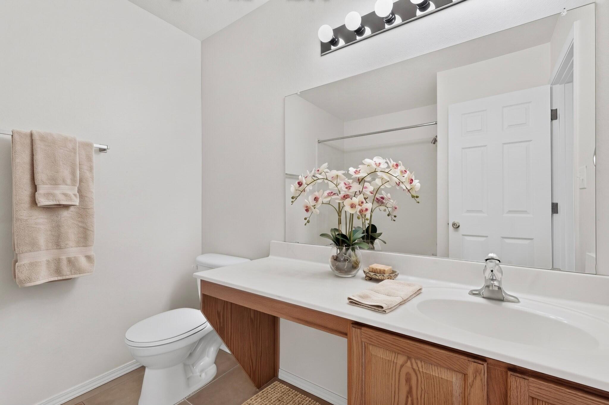 Photo 10 — 5005 Mira Vista Drive NE