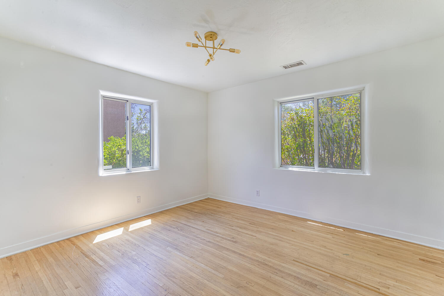 Photo 11 — 3915 Smith Avenue SE