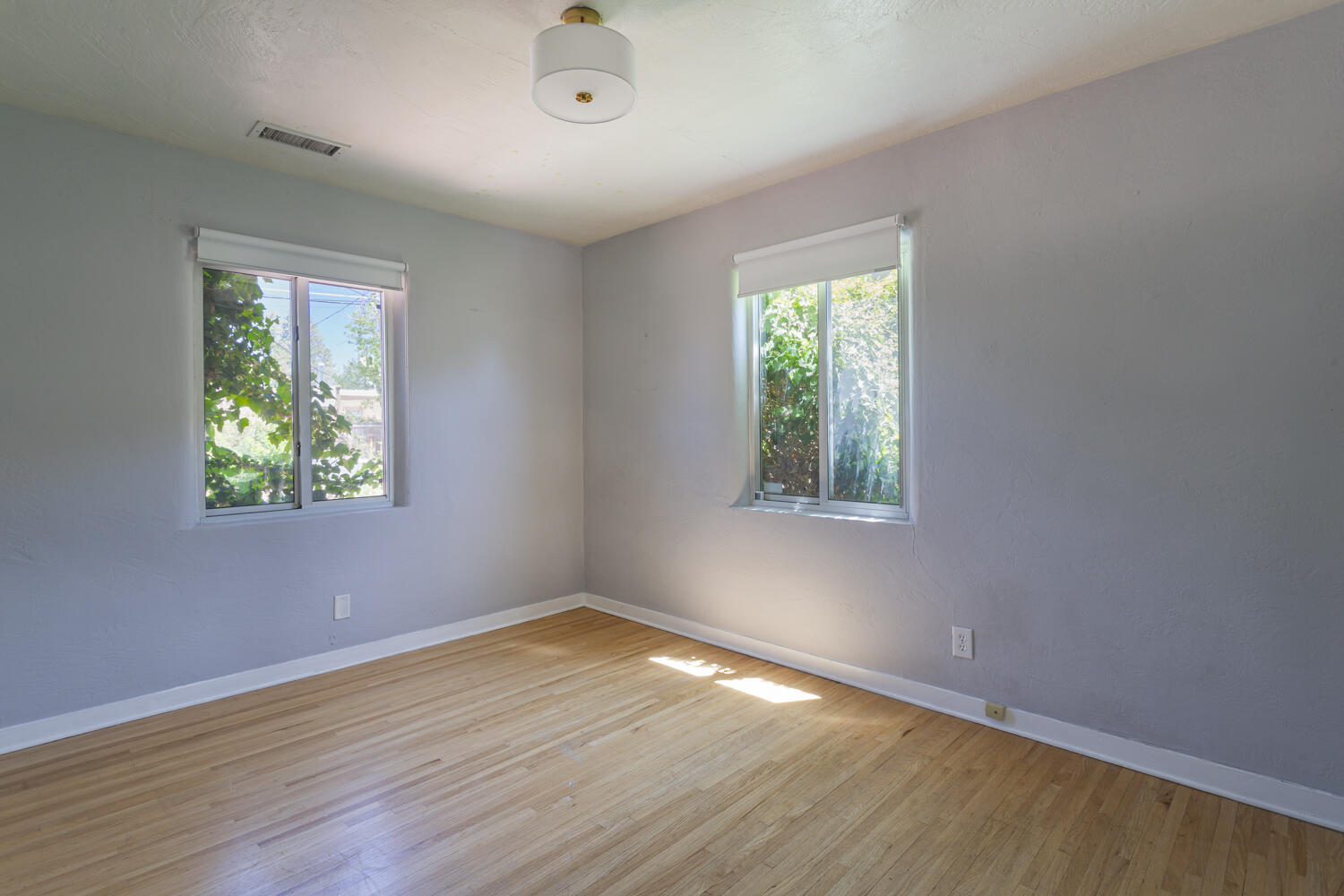 Photo 8 — 3915 Smith Avenue SE