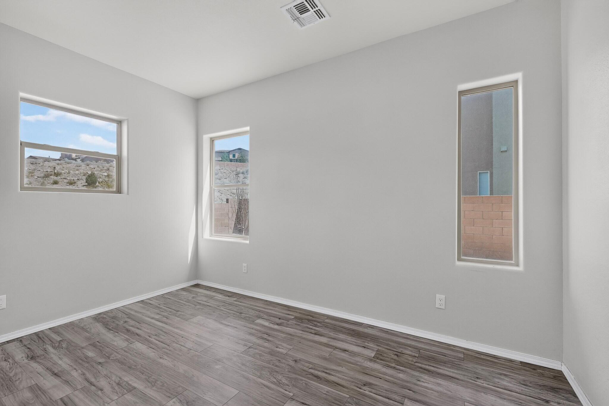Photo 14 — 1504 Gulfstream Drive SE