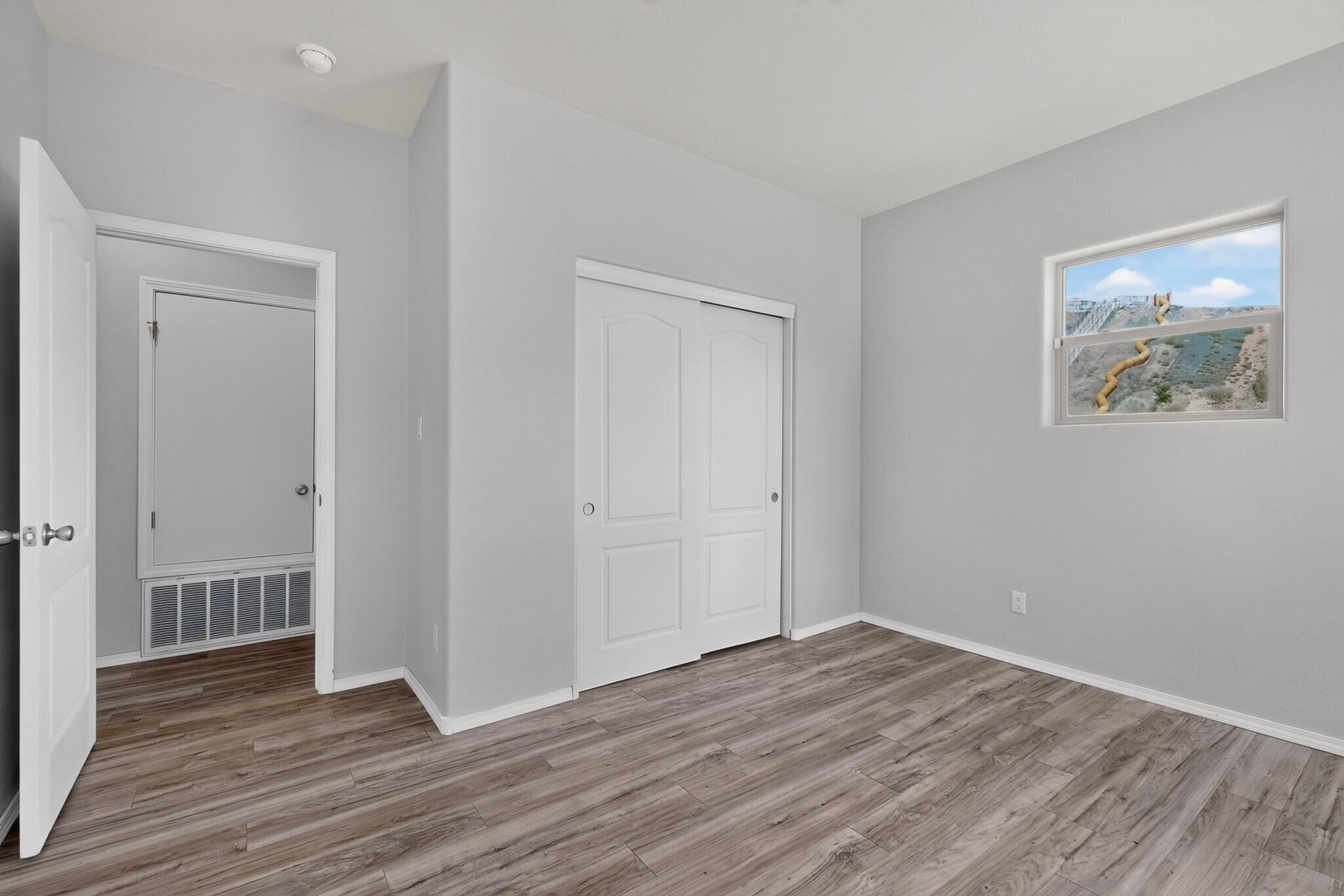 Photo 12 — 1504 Gulfstream Drive SE