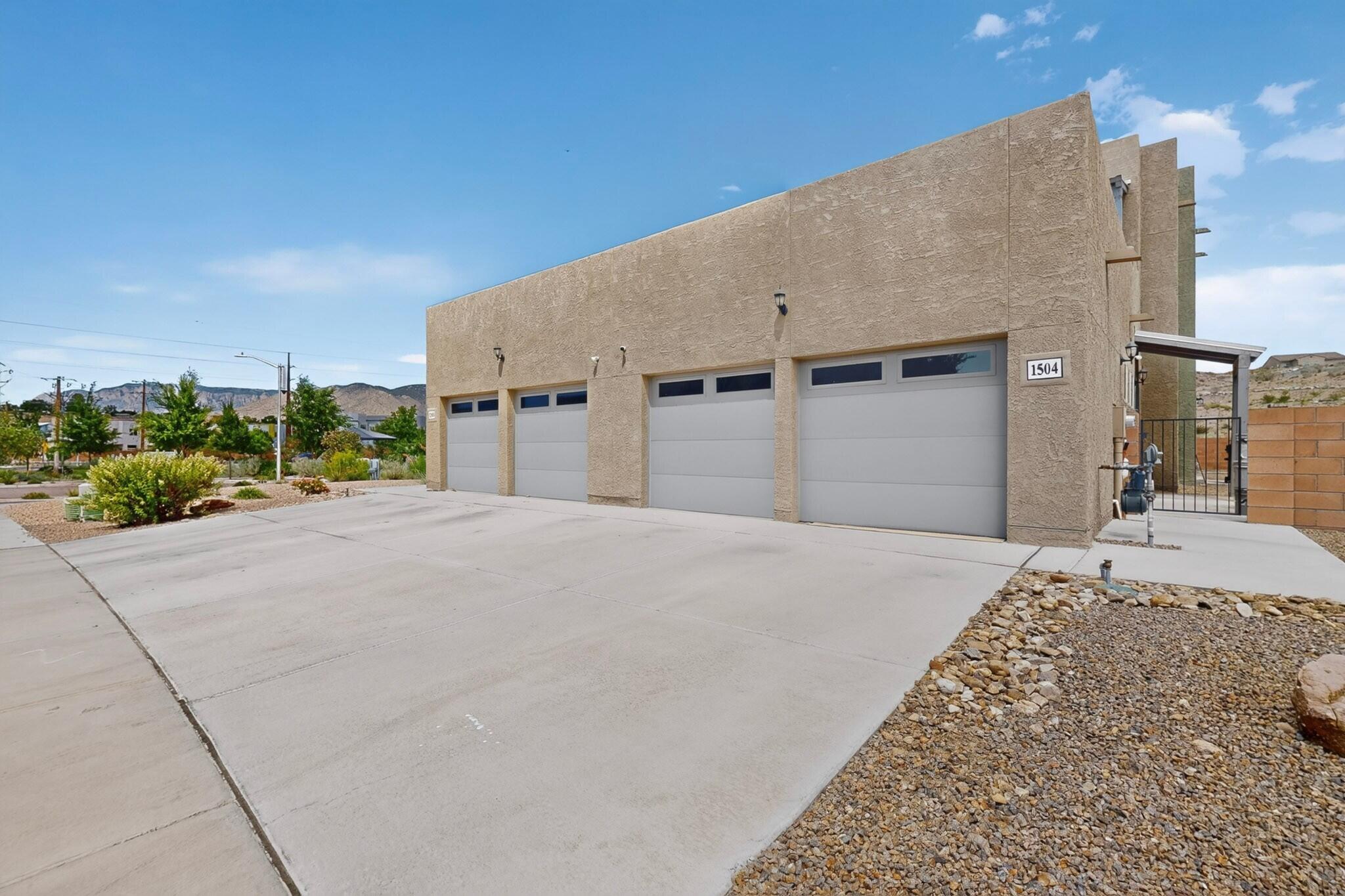 Photo 4 — 1504 Gulfstream Drive SE
