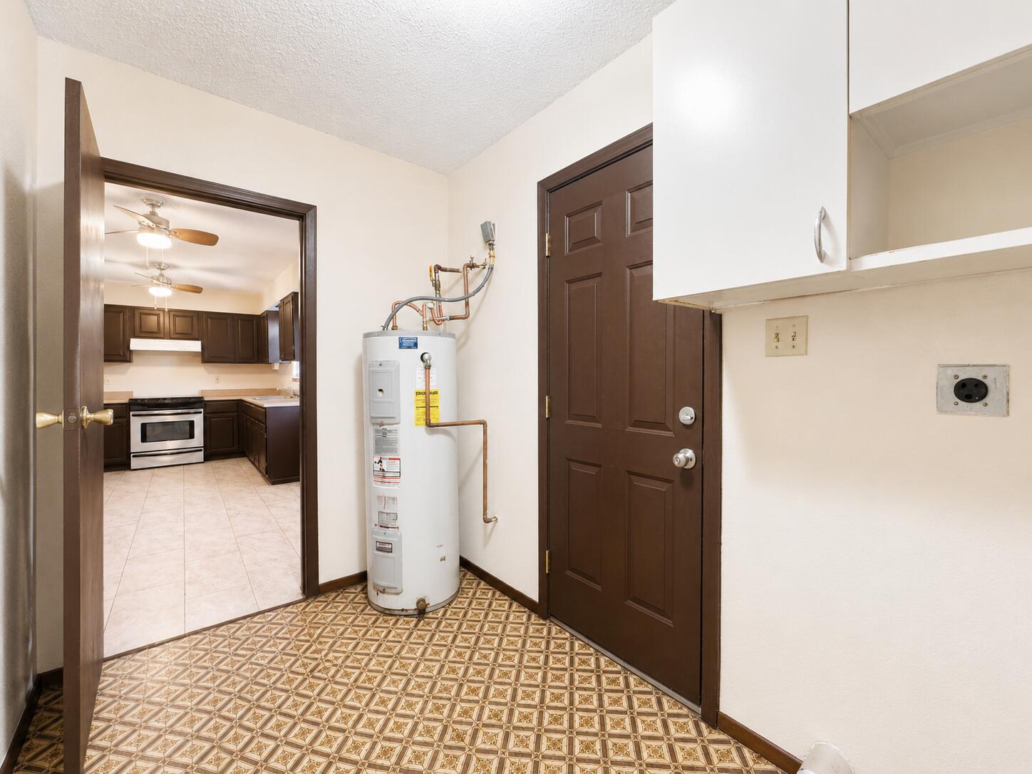 Photo 12 — 703 Lucero Avenue