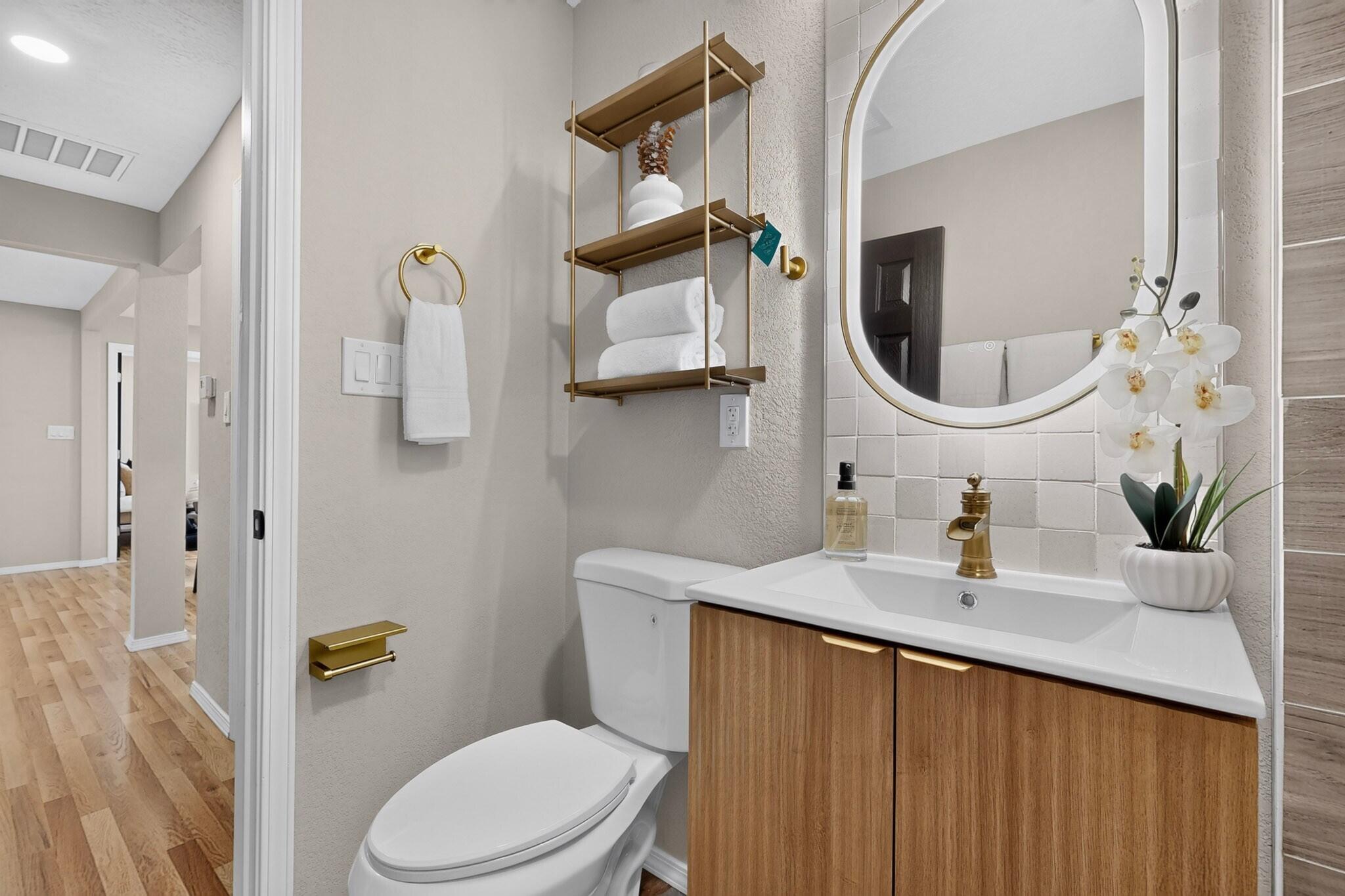 Photo 18 — 8901 Cottonwood Road NE