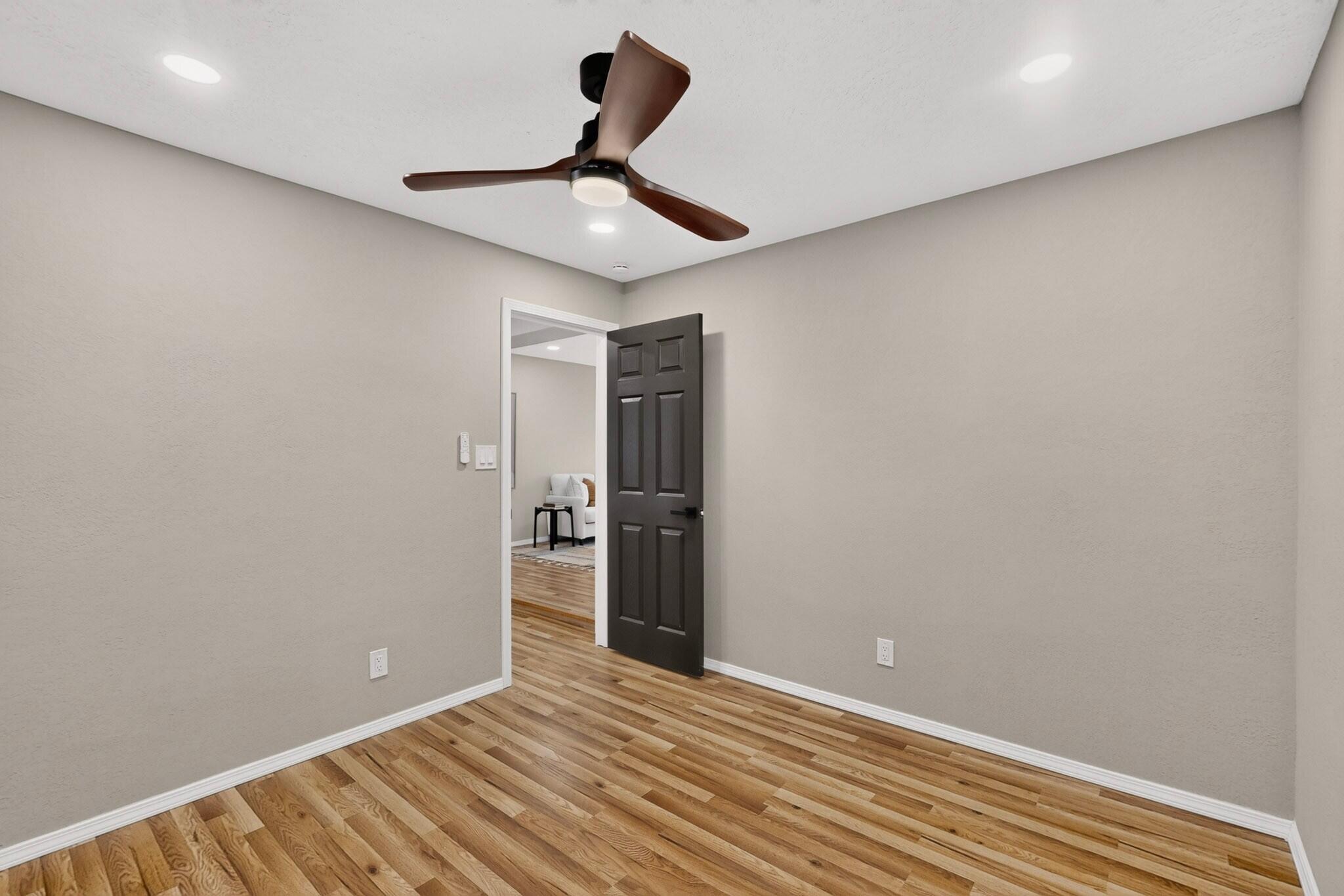 Photo 9 — 8901 Cottonwood Road NE