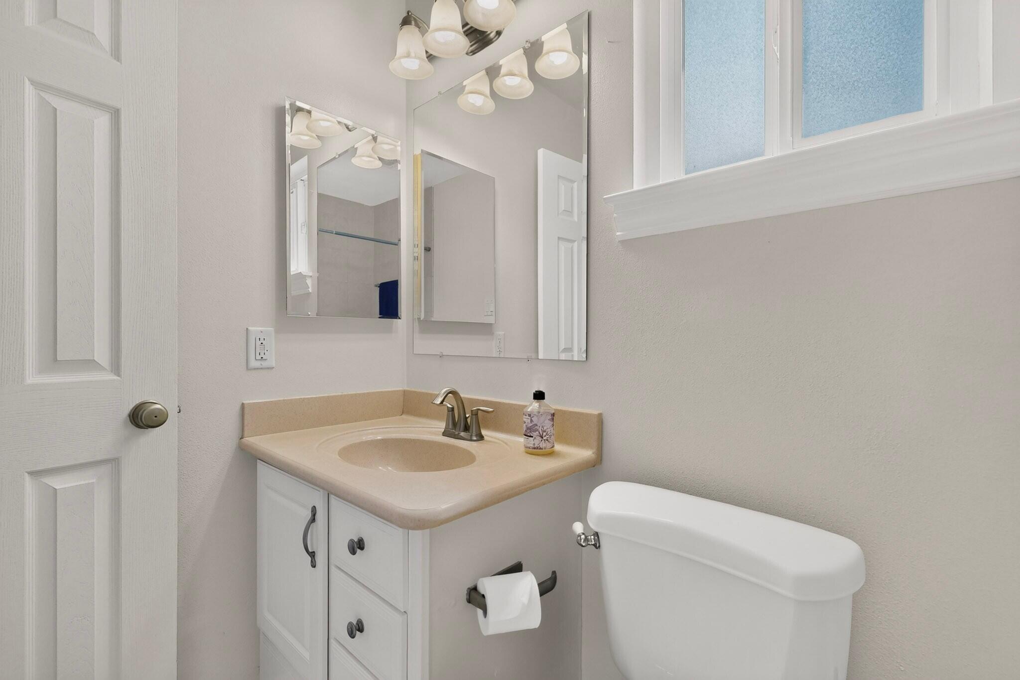 Photo 20 — 12200 Manitoba Drive NE