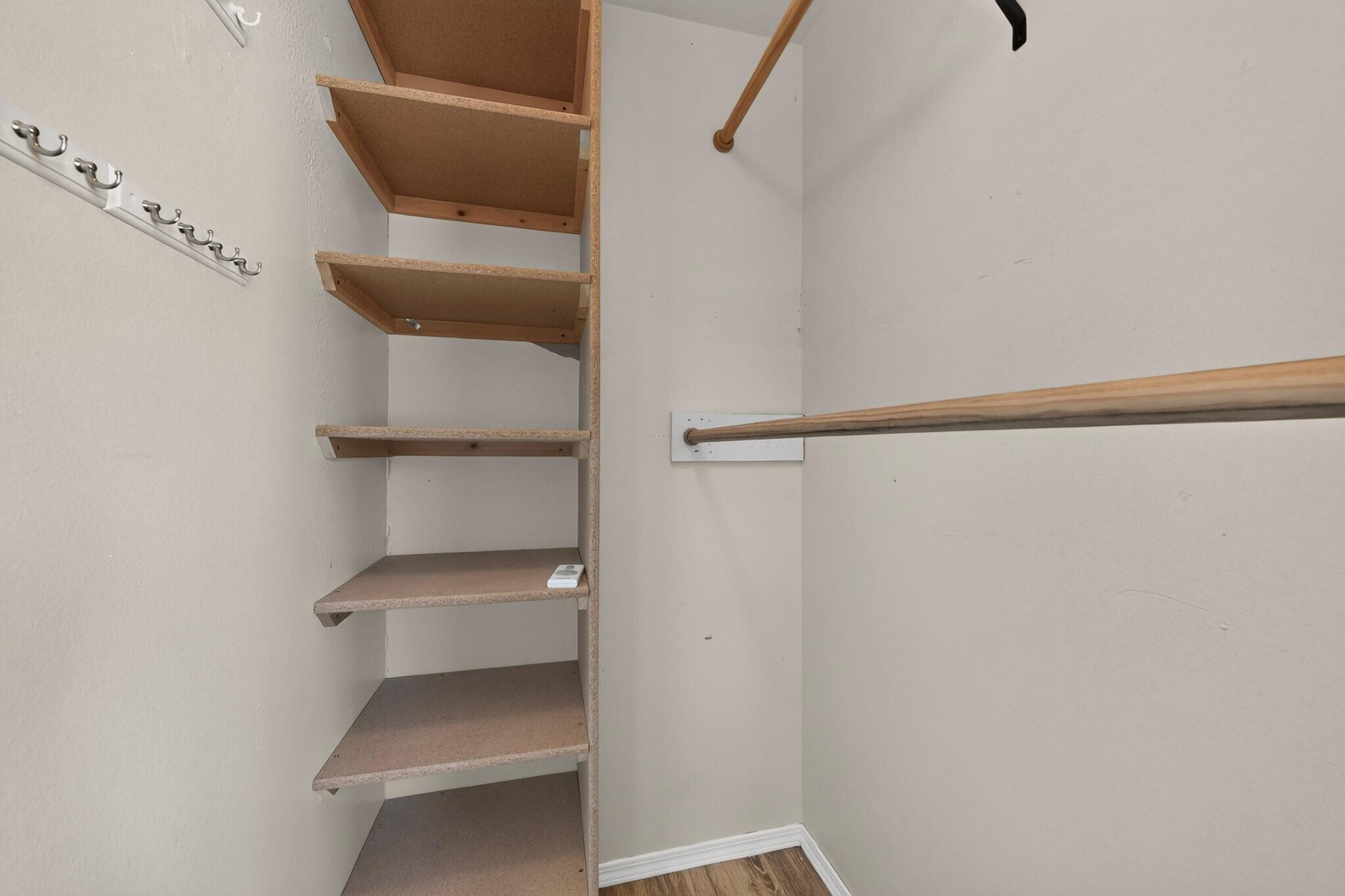 Photo 9 — 12200 Manitoba Drive NE