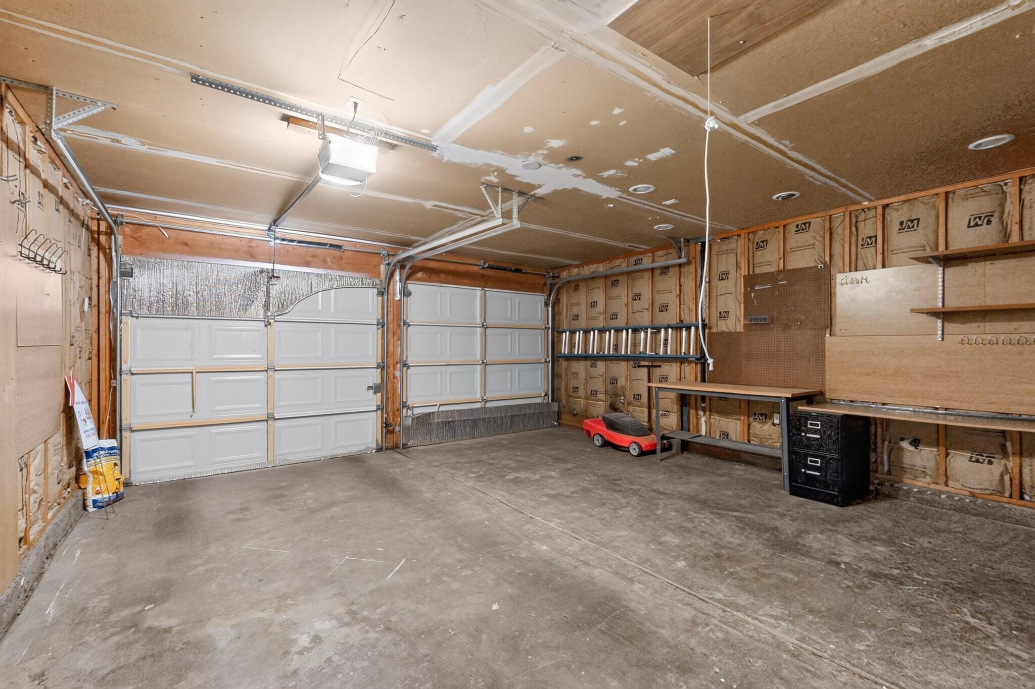 Photo 7 — 12200 Manitoba Drive NE