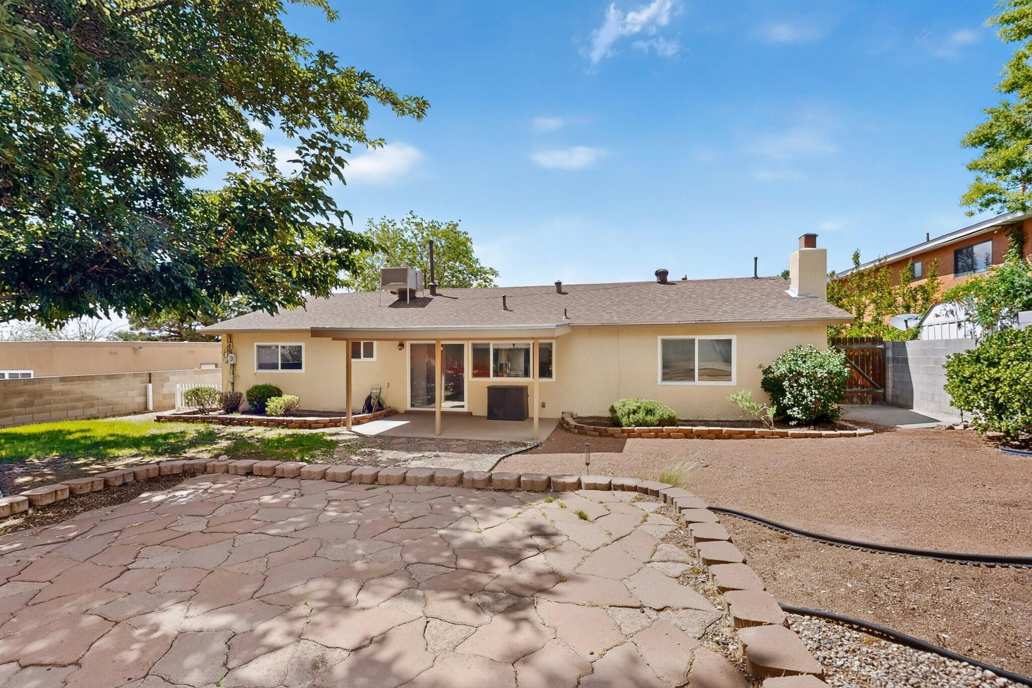 Photo 5 — 12200 Manitoba Drive NE