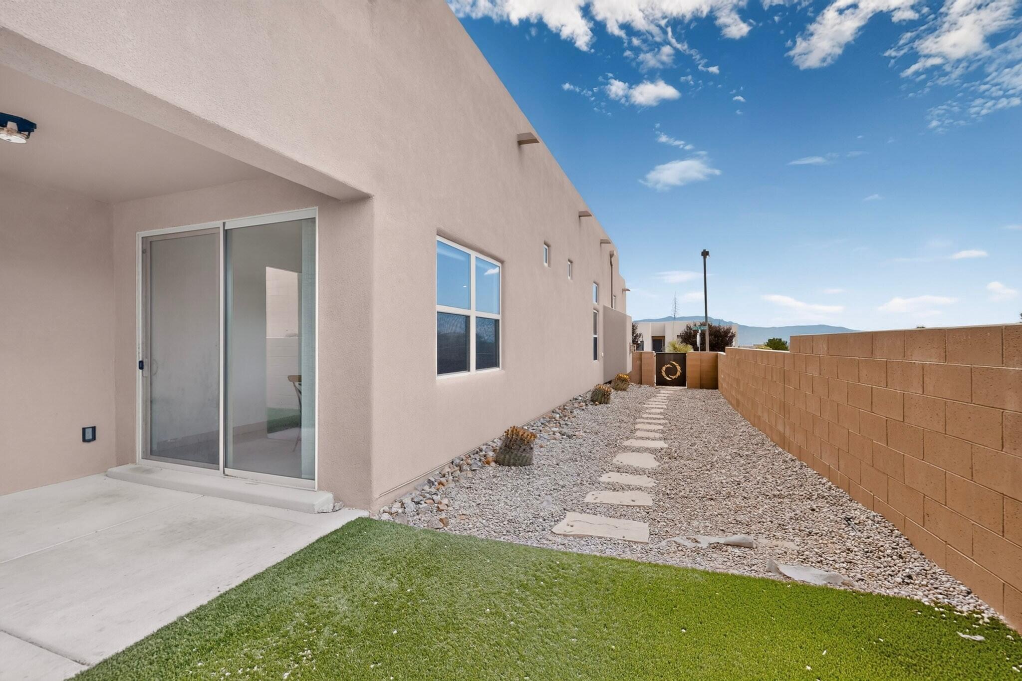Photo 14 — 6101 Santa Fe Trail Drive NE