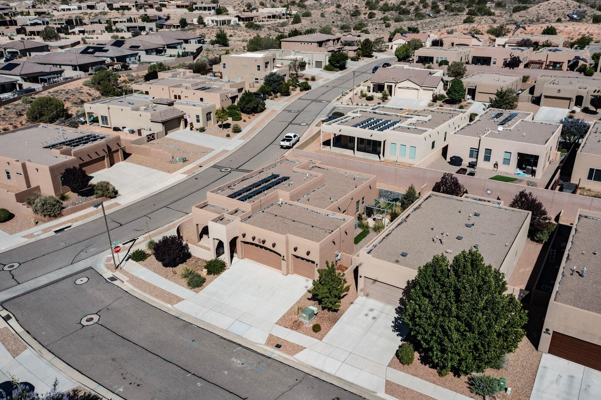 Photo 4 — 6101 Santa Fe Trail Drive NE