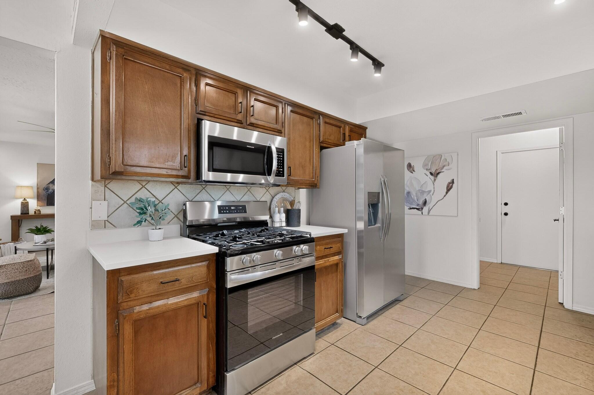 Photo 17 — 6616 Orphelia Avenue NE