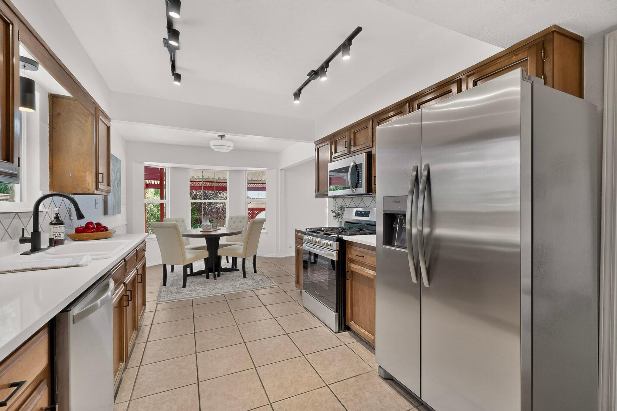 Photo 19 — 6616 Orphelia Avenue NE