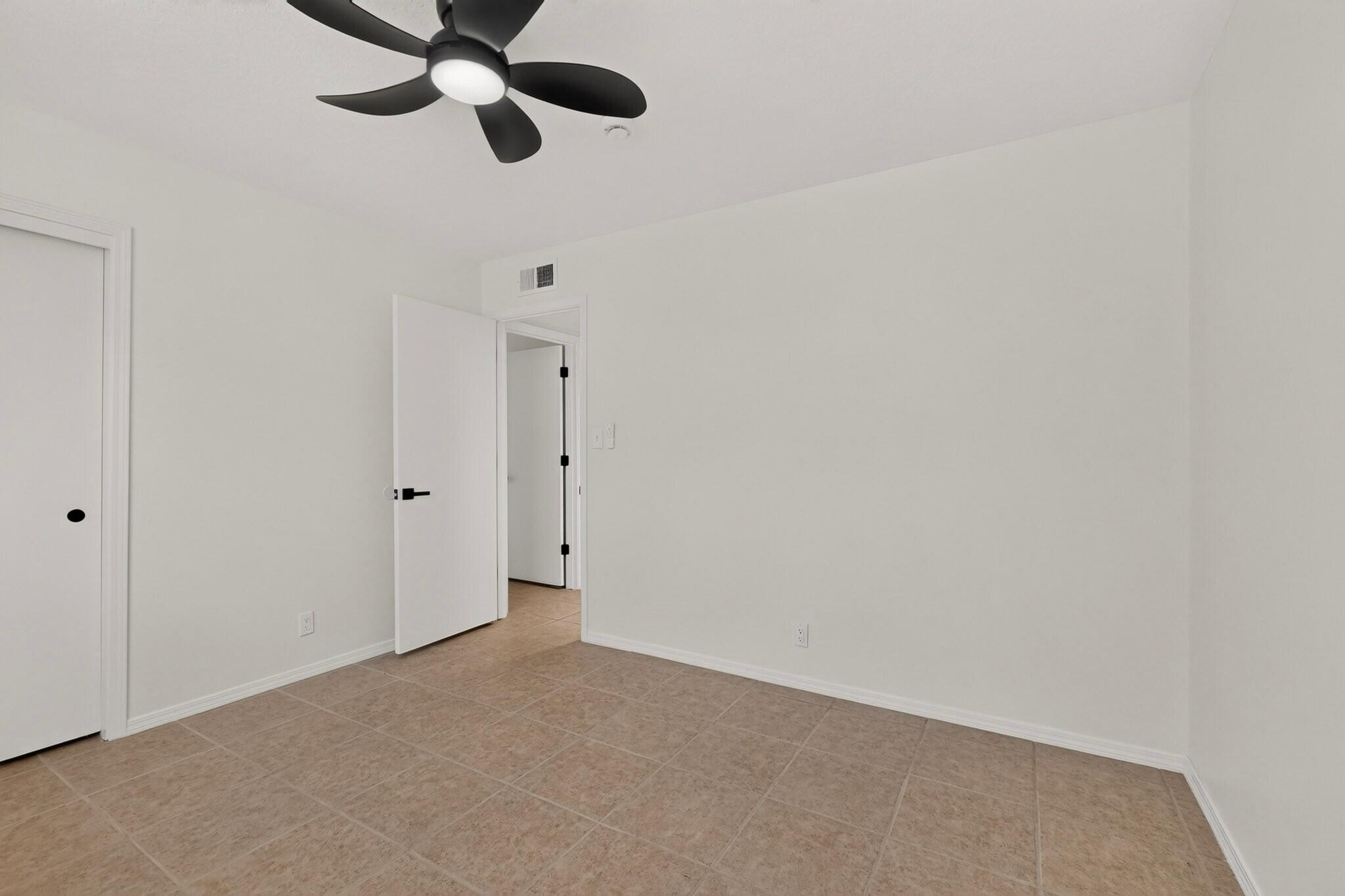 Photo 4 — 6616 Orphelia Avenue NE