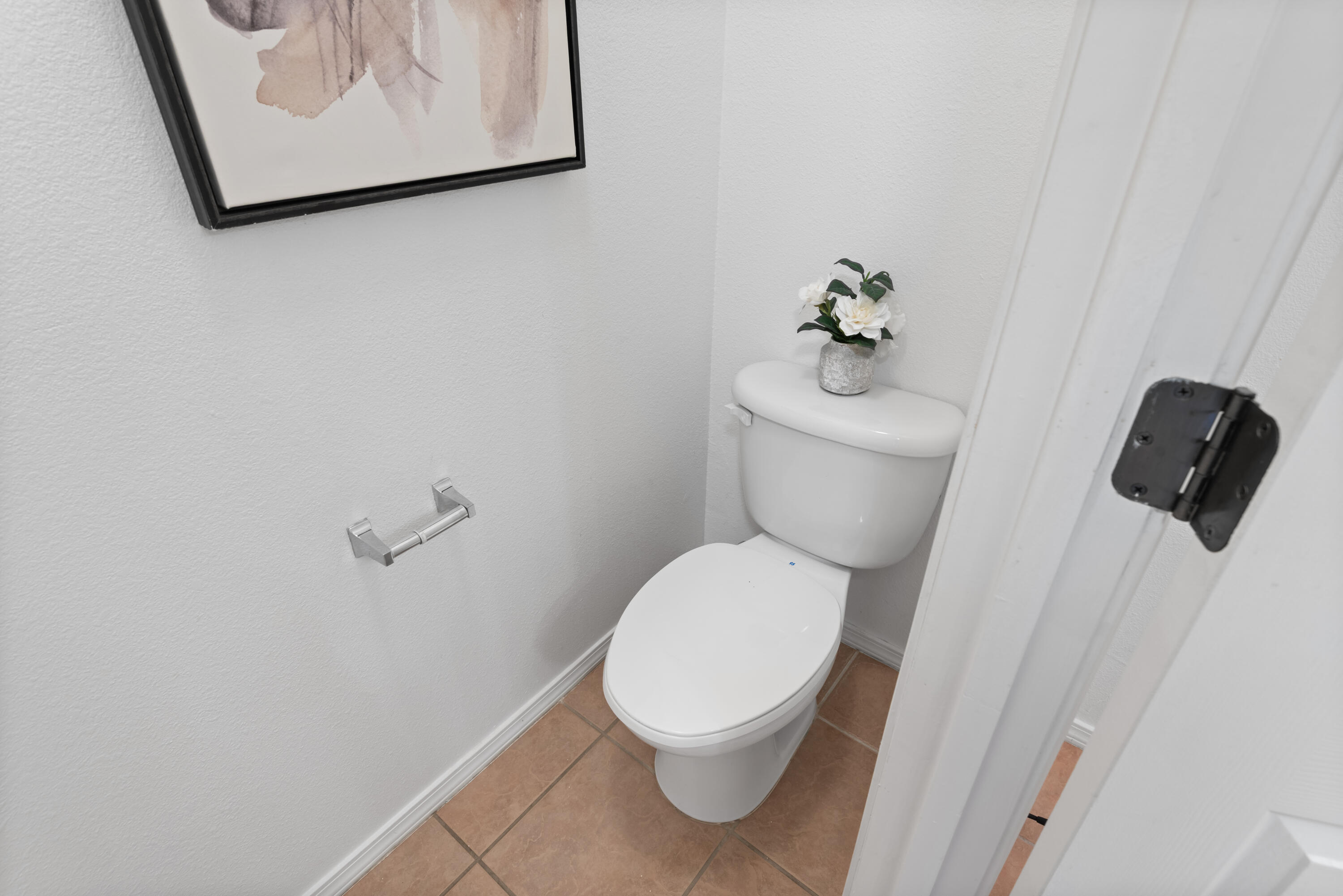 Photo 3 — 8915 Lochside Lane NE