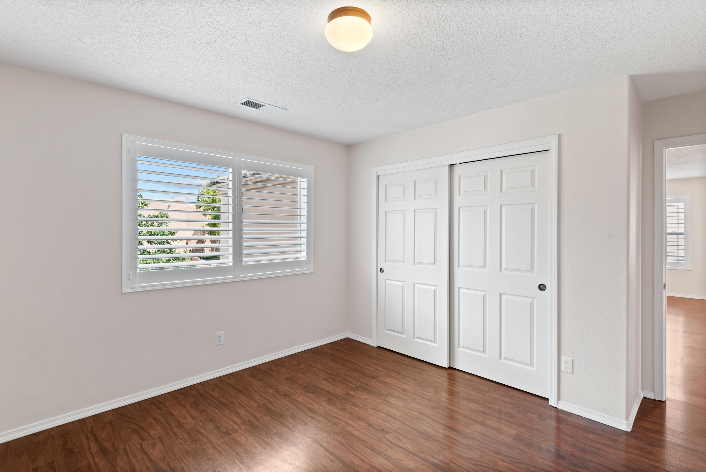 Photo 5 — 8915 Lochside Lane NE
