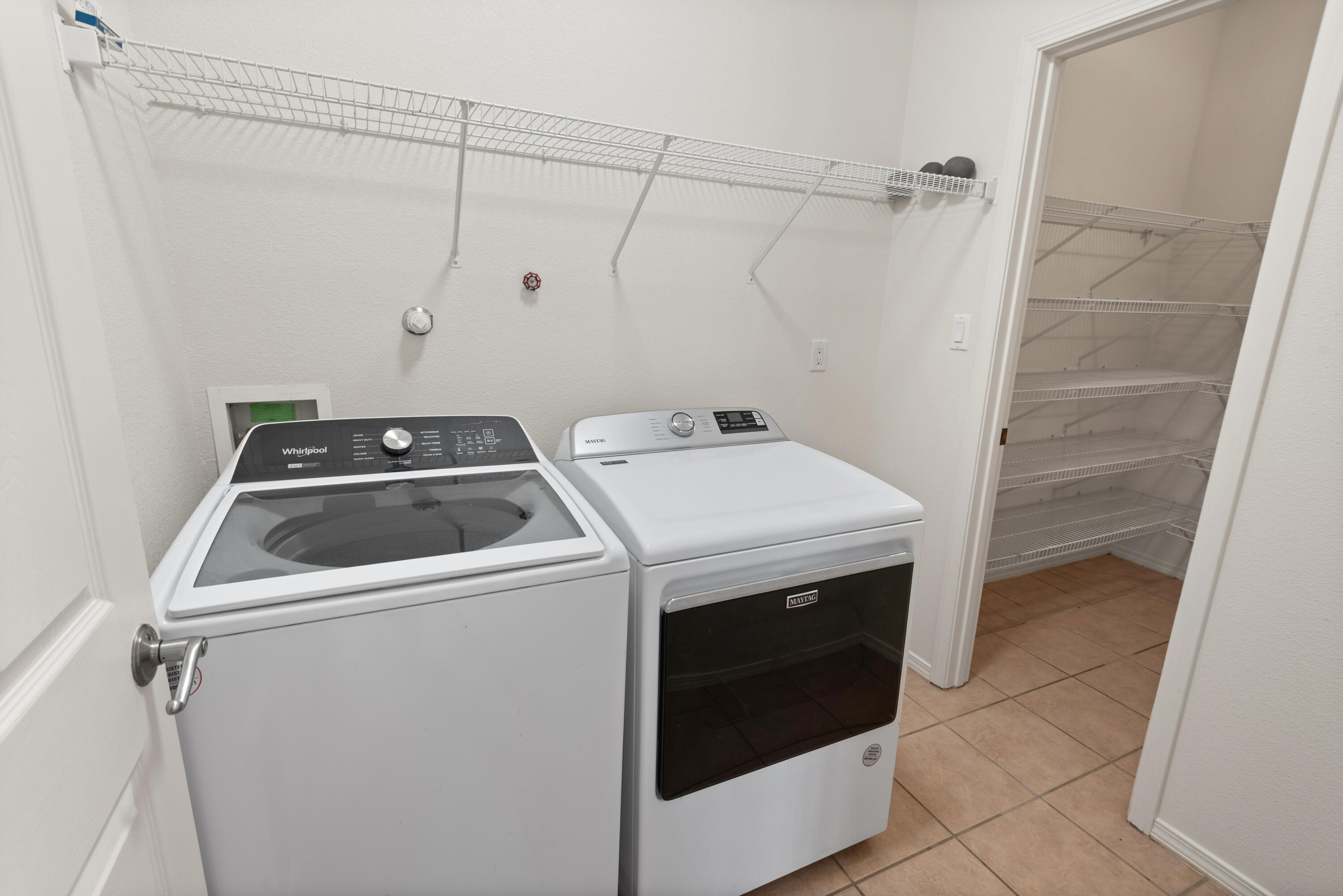 Photo 13 — 8915 Lochside Lane NE
