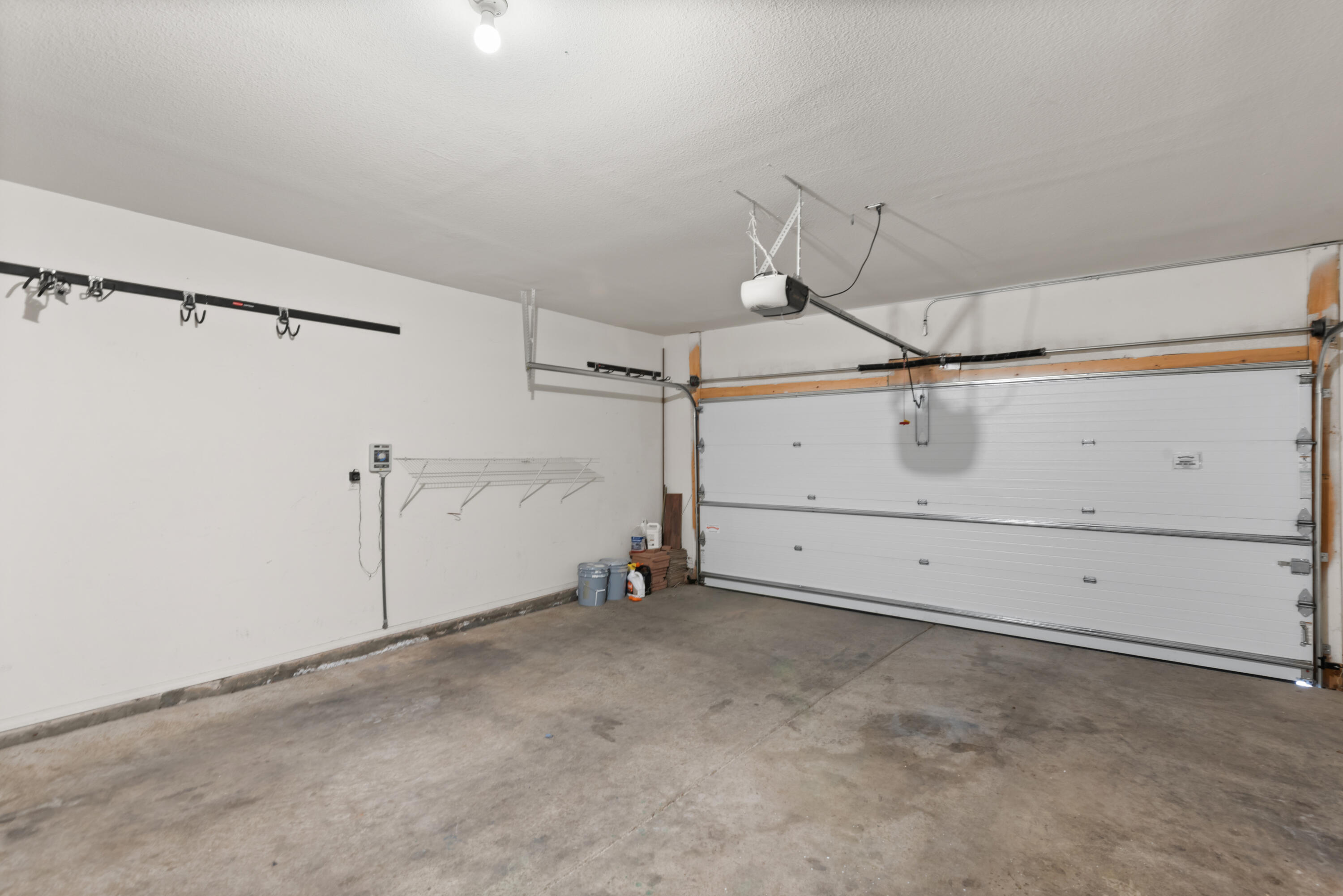Photo 15 — 8915 Lochside Lane NE