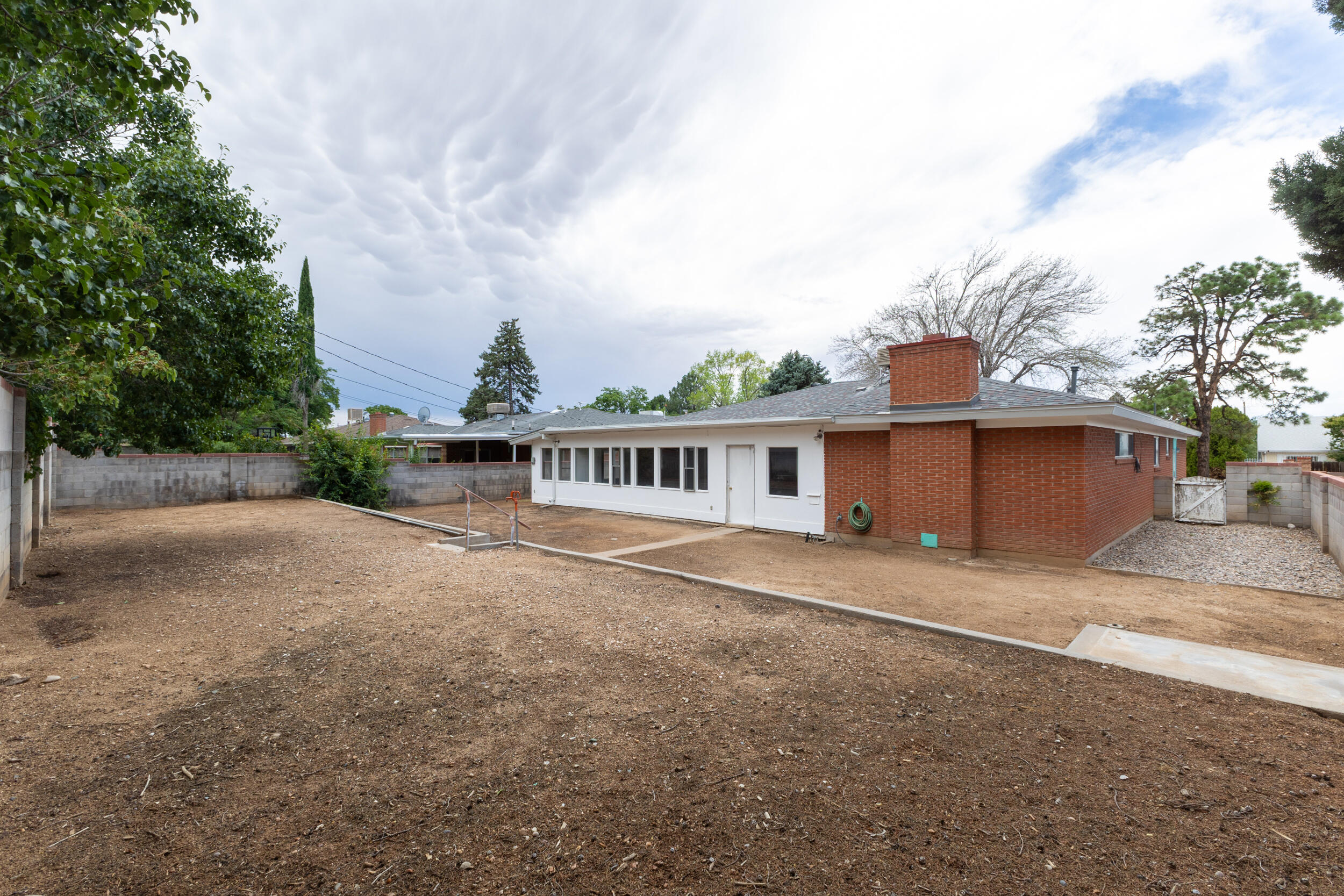 Photo 18 — 2924 San Pablo Street NE