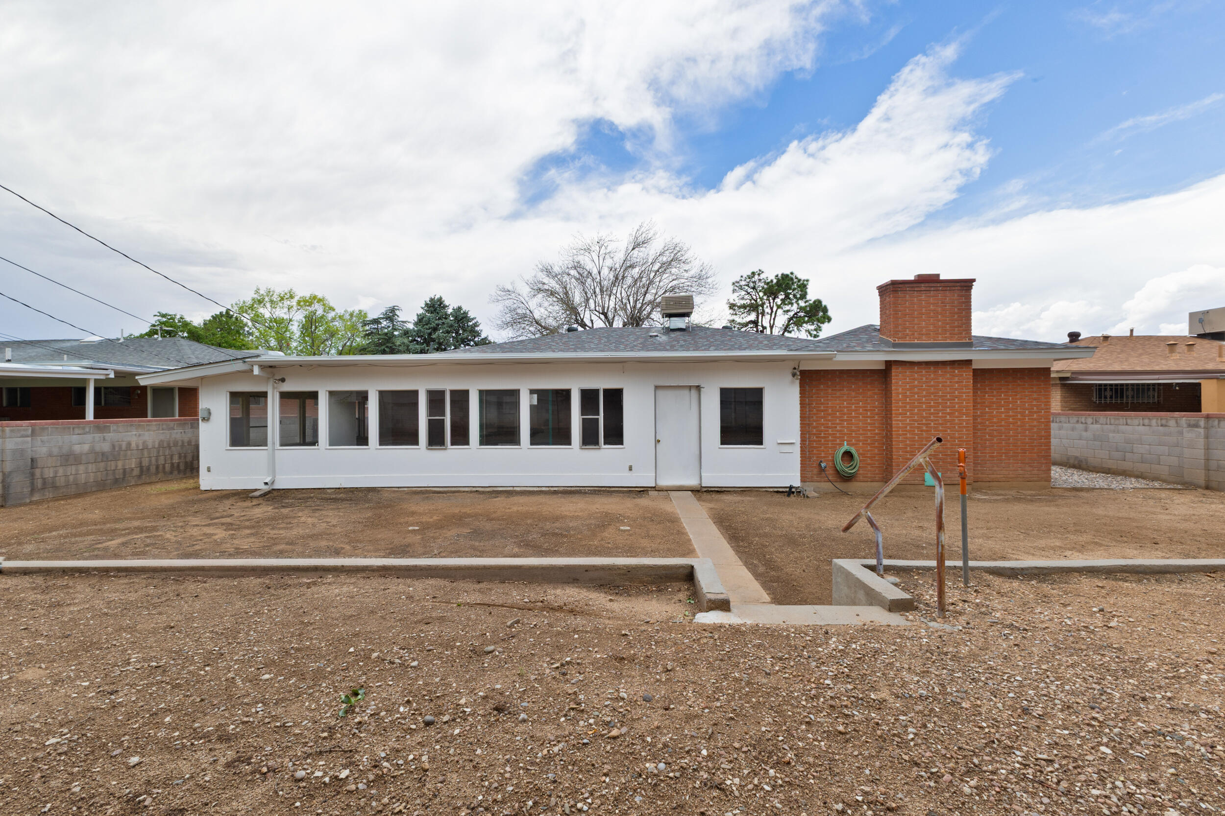 Photo 17 — 2924 San Pablo Street NE
