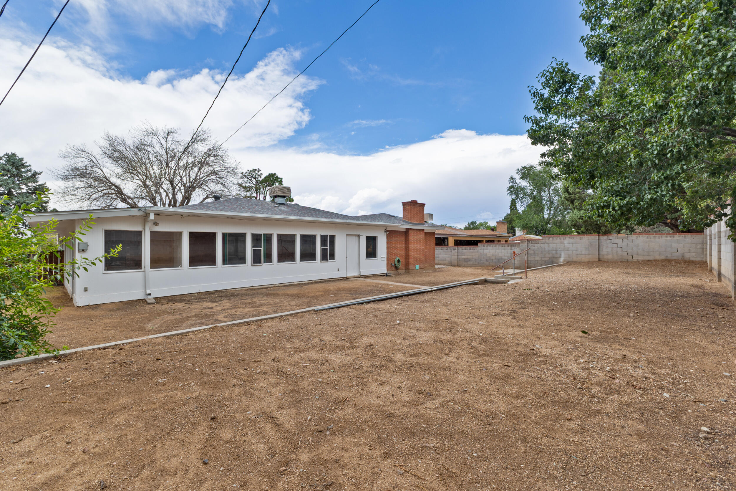Photo 15 — 2924 San Pablo Street NE