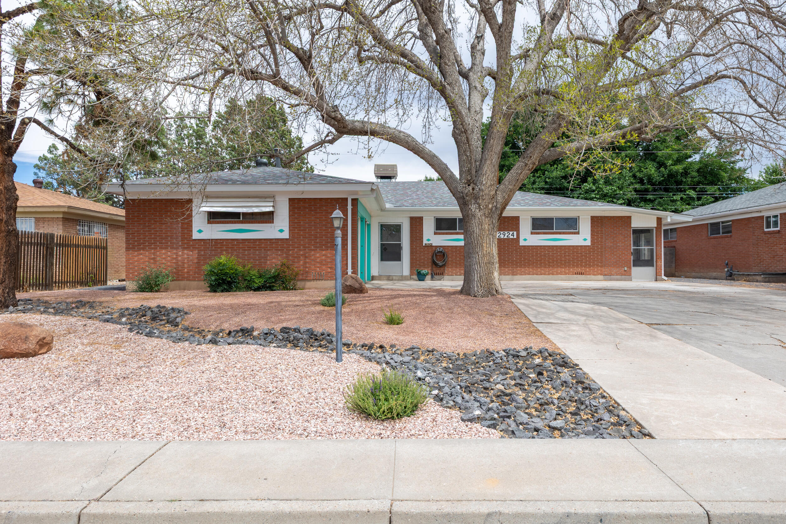 Photo 14 — 2924 San Pablo Street NE