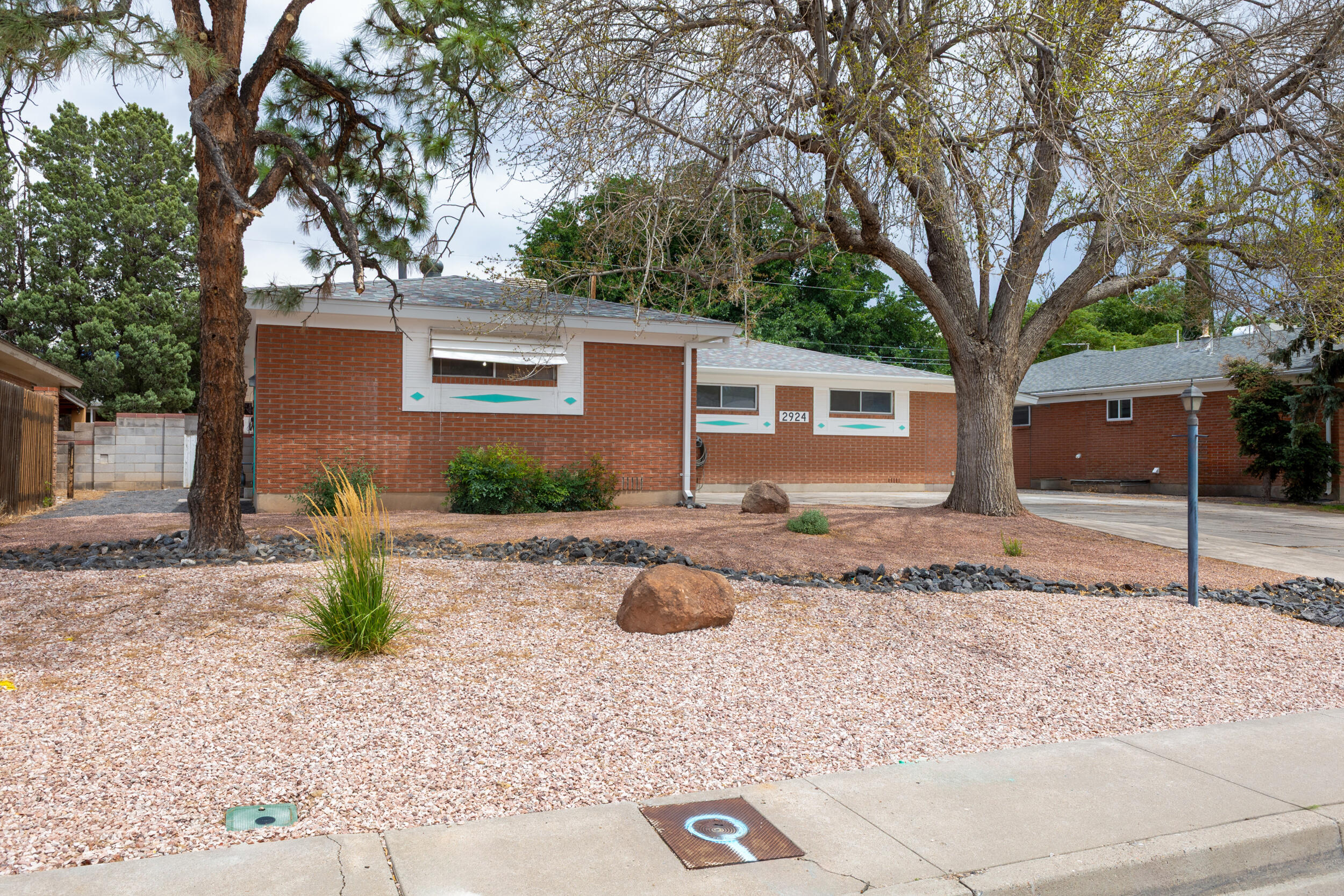 Photo 13 — 2924 San Pablo Street NE