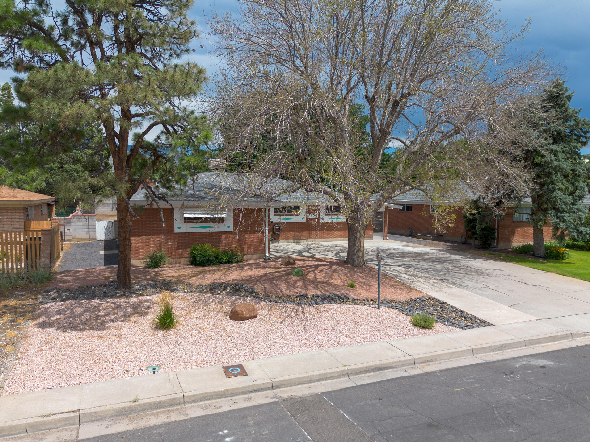Photo 10 — 2924 San Pablo Street NE