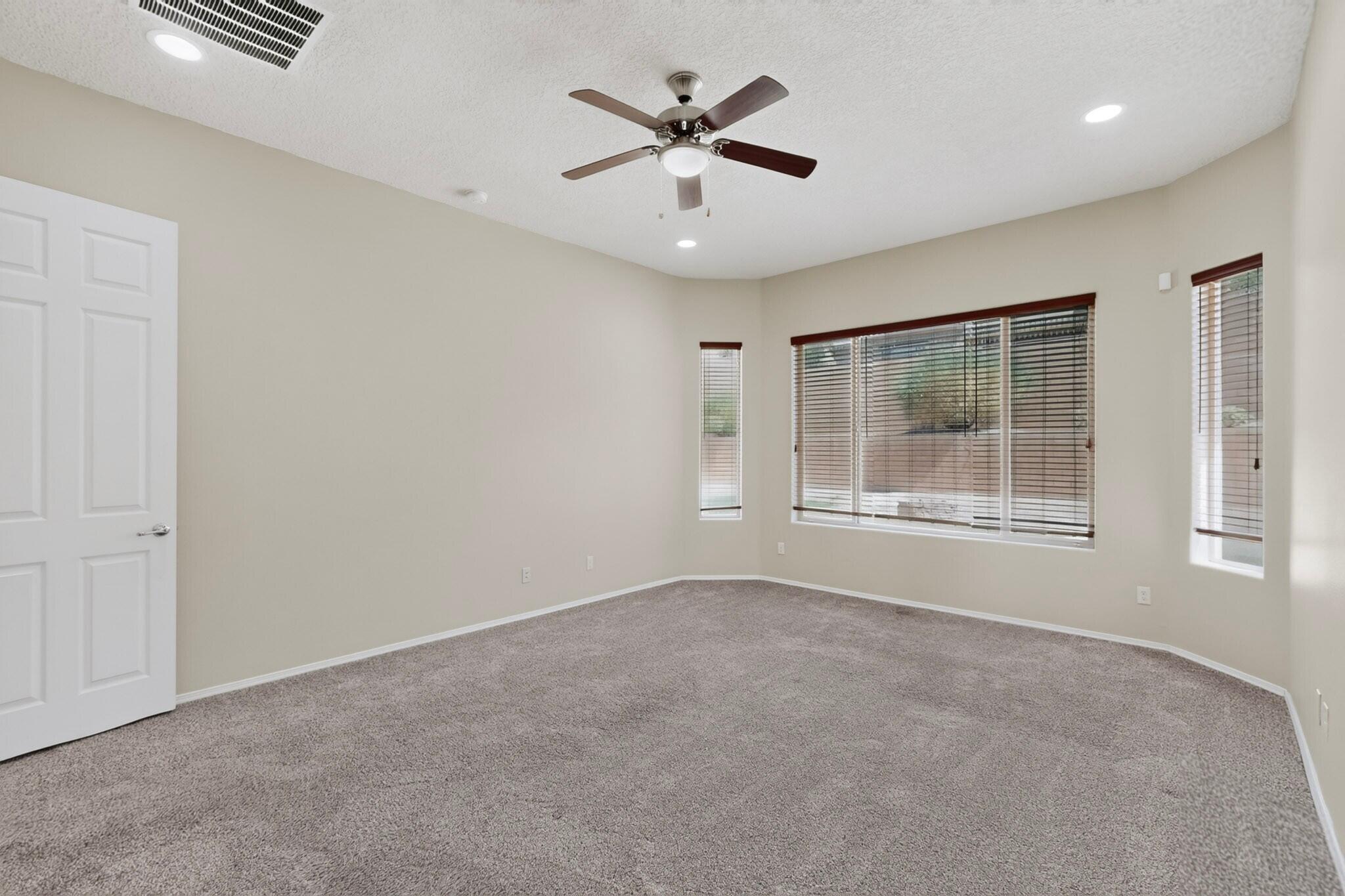 Photo 3 — 4020 Colina Roja Lane NE