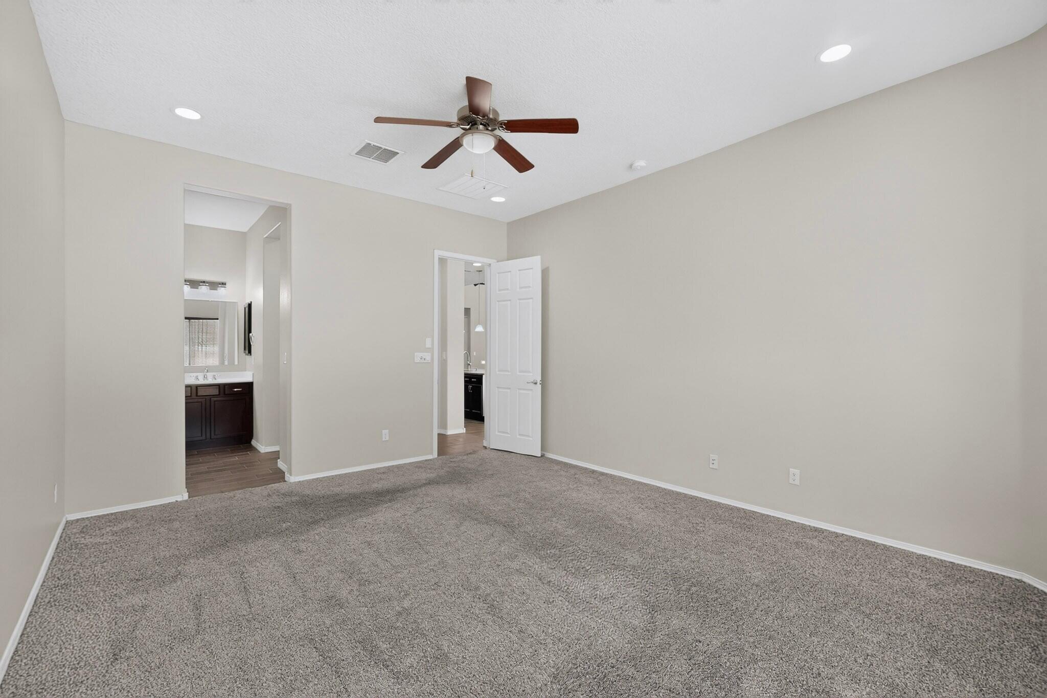 Photo 4 — 4020 Colina Roja Lane NE