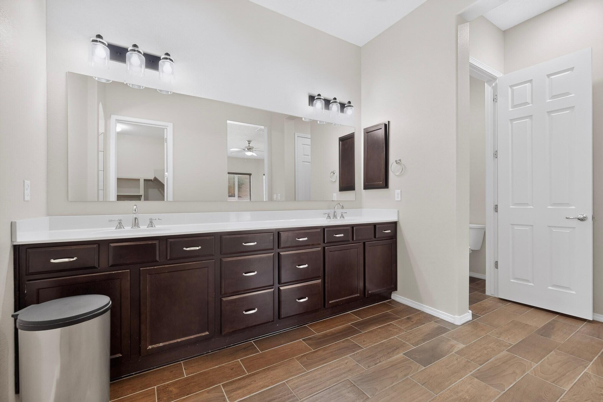 Photo 5 — 4020 Colina Roja Lane NE
