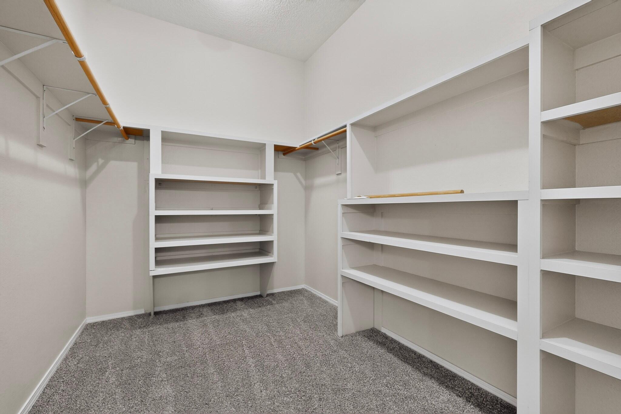 Photo 8 — 4020 Colina Roja Lane NE