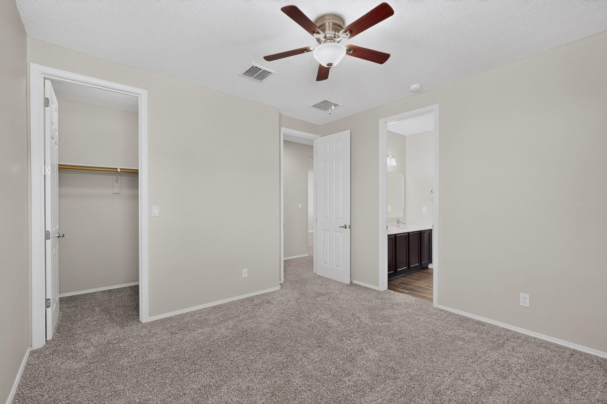 Photo 14 — 4020 Colina Roja Lane NE