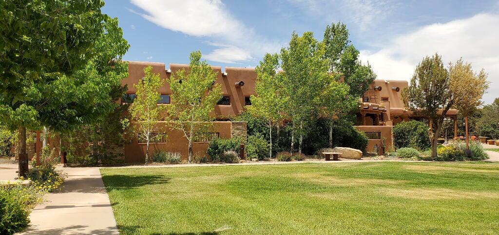 14 Thunder Hawk, Tijeras, NM 87059