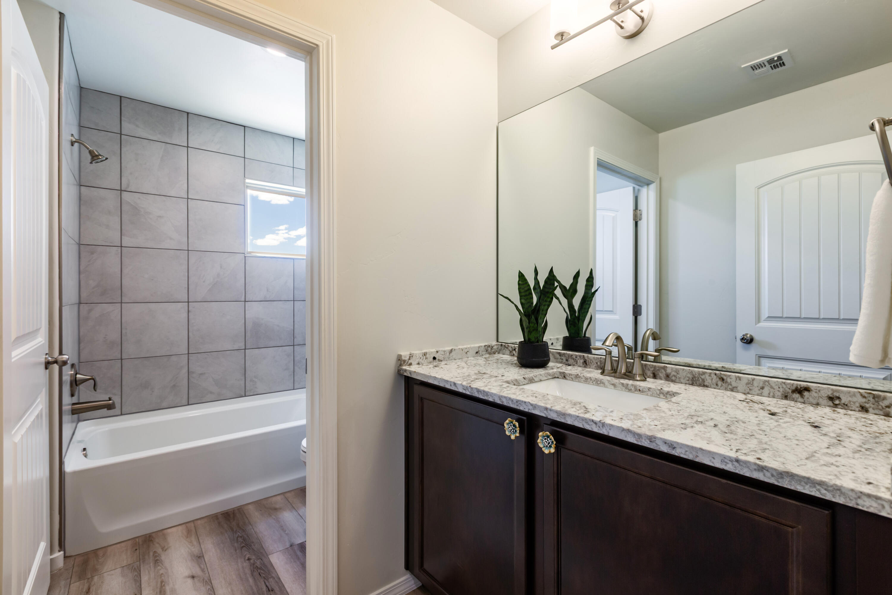 Photo 8 — 4381 Lauren Loop NE