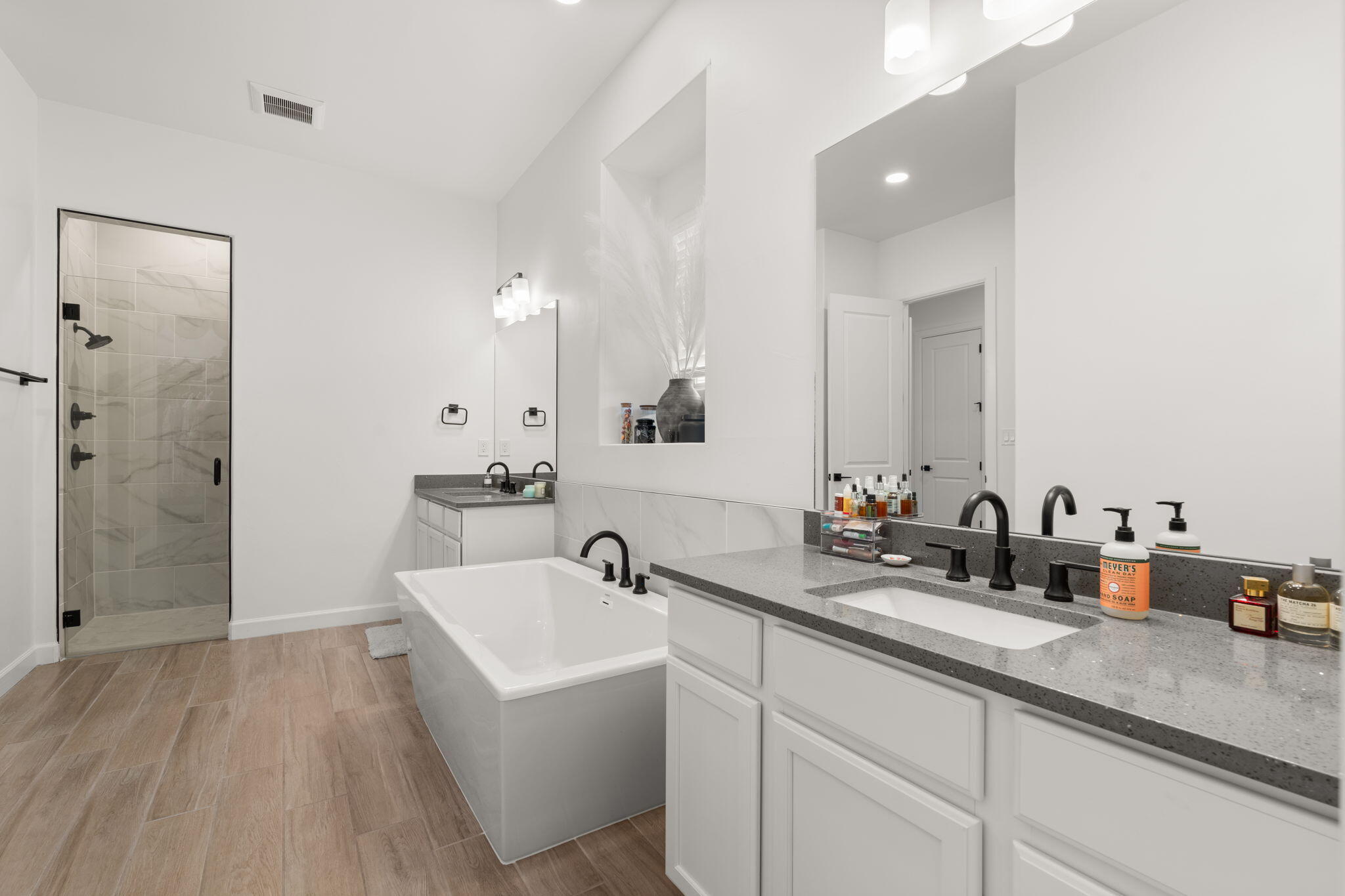 Photo 18 — 7720 Station Court NW