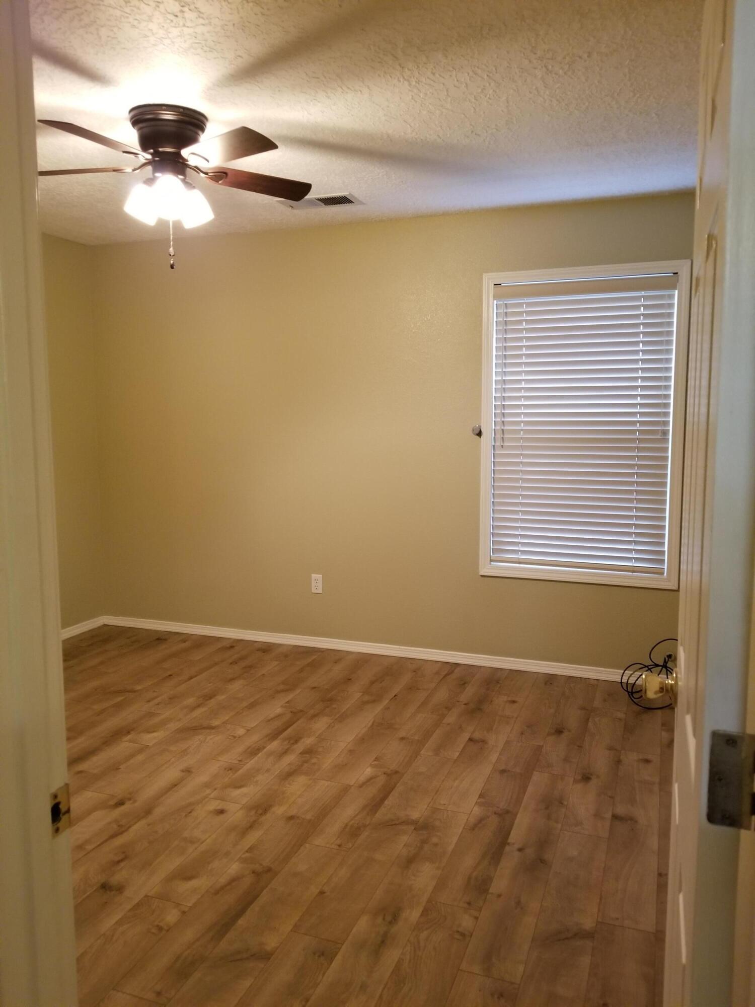 Photo 6 — 10605 Monte Bello Court NW