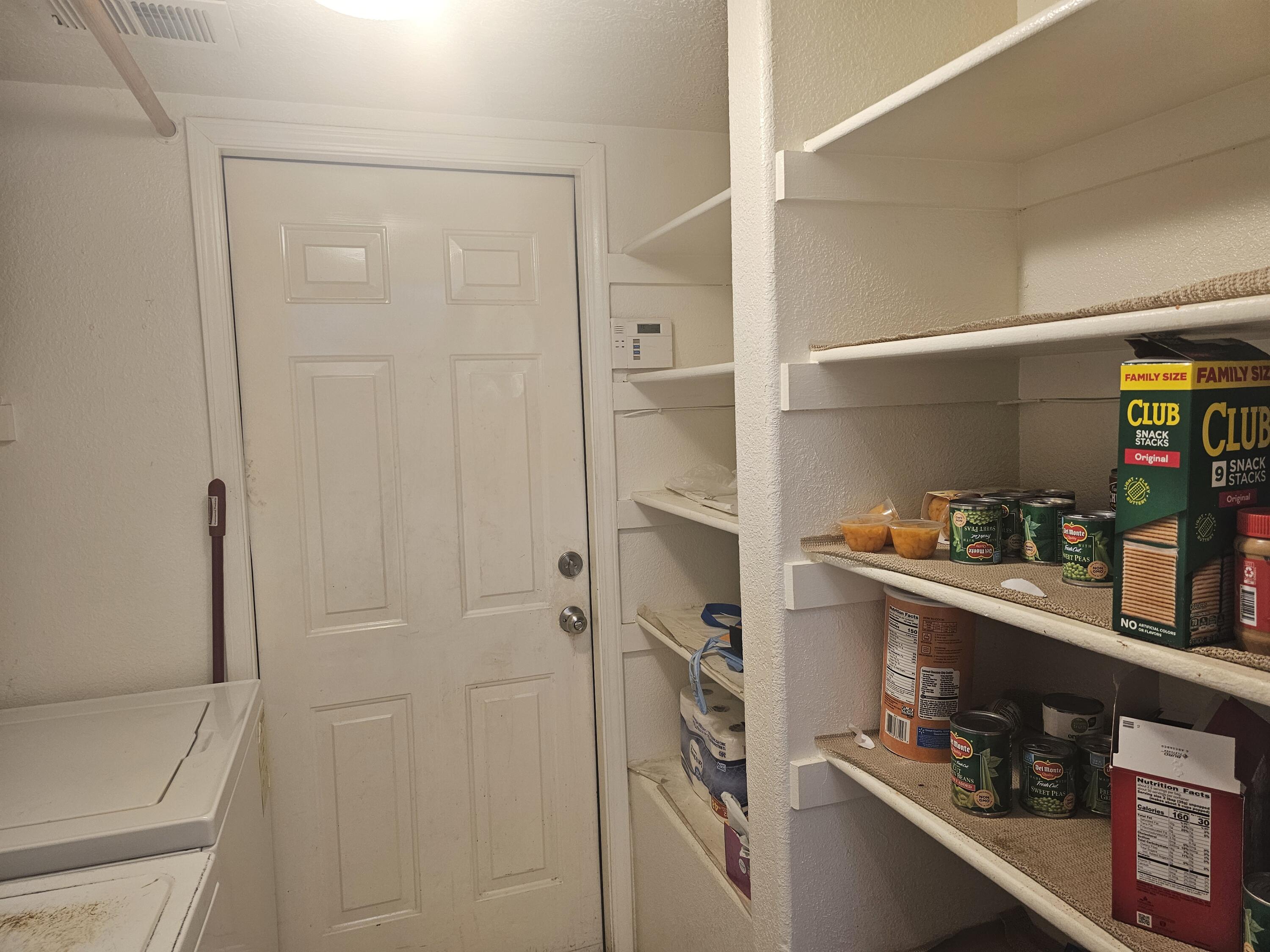 Photo 9 — 460 Colonial Avenue SW