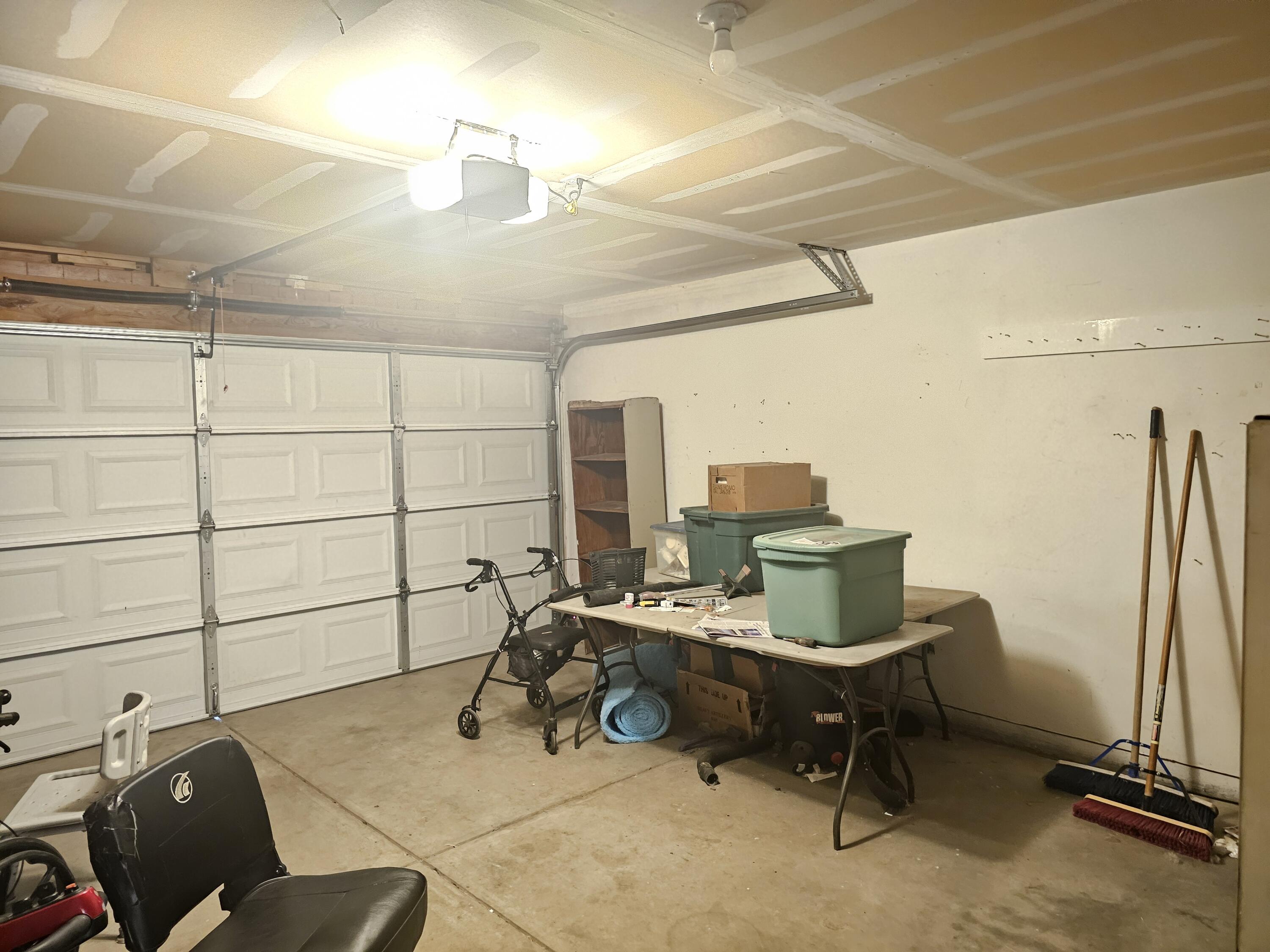 Photo 8 — 460 Colonial Avenue SW