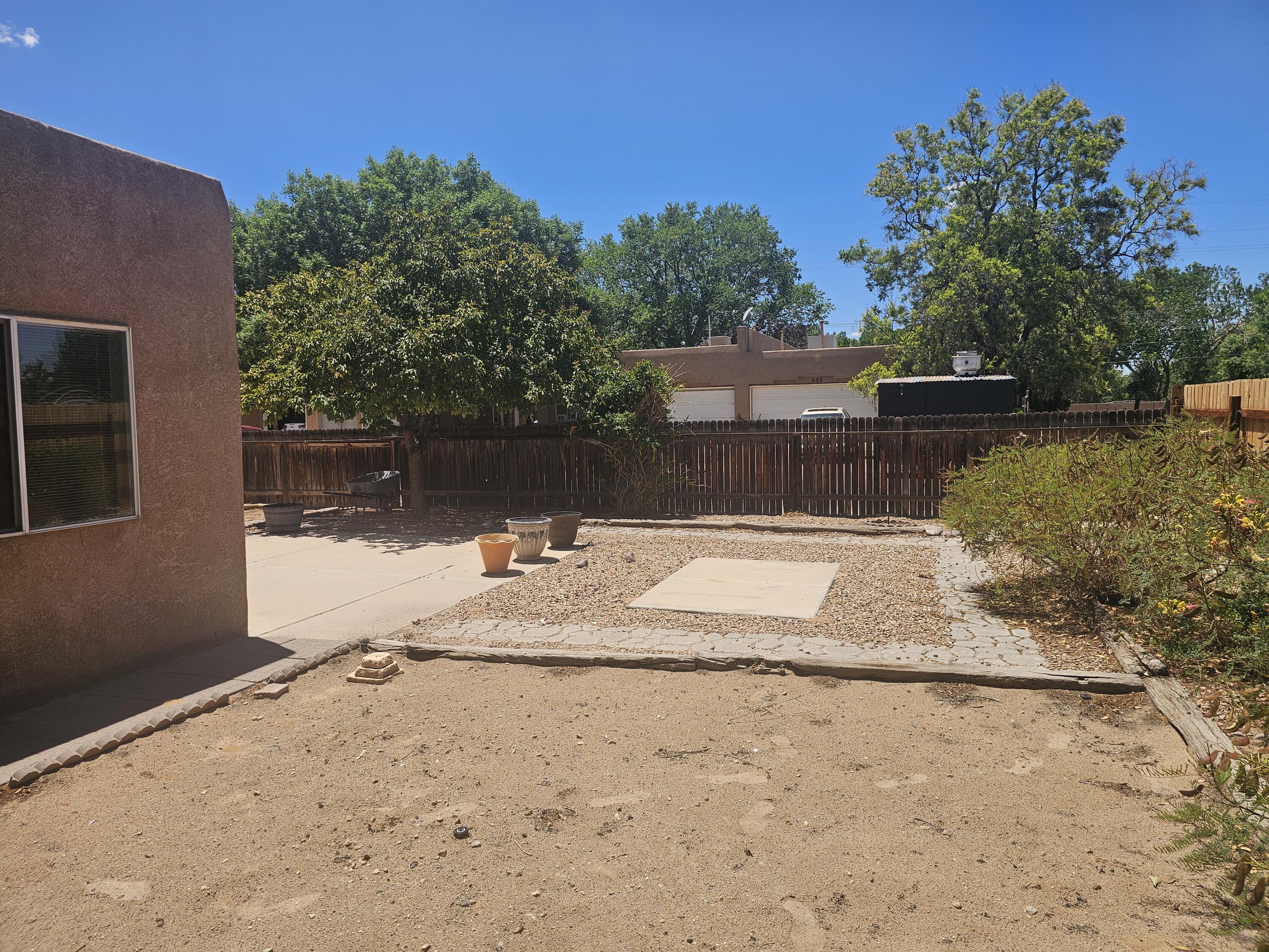 Photo 4 — 460 Colonial Avenue SW