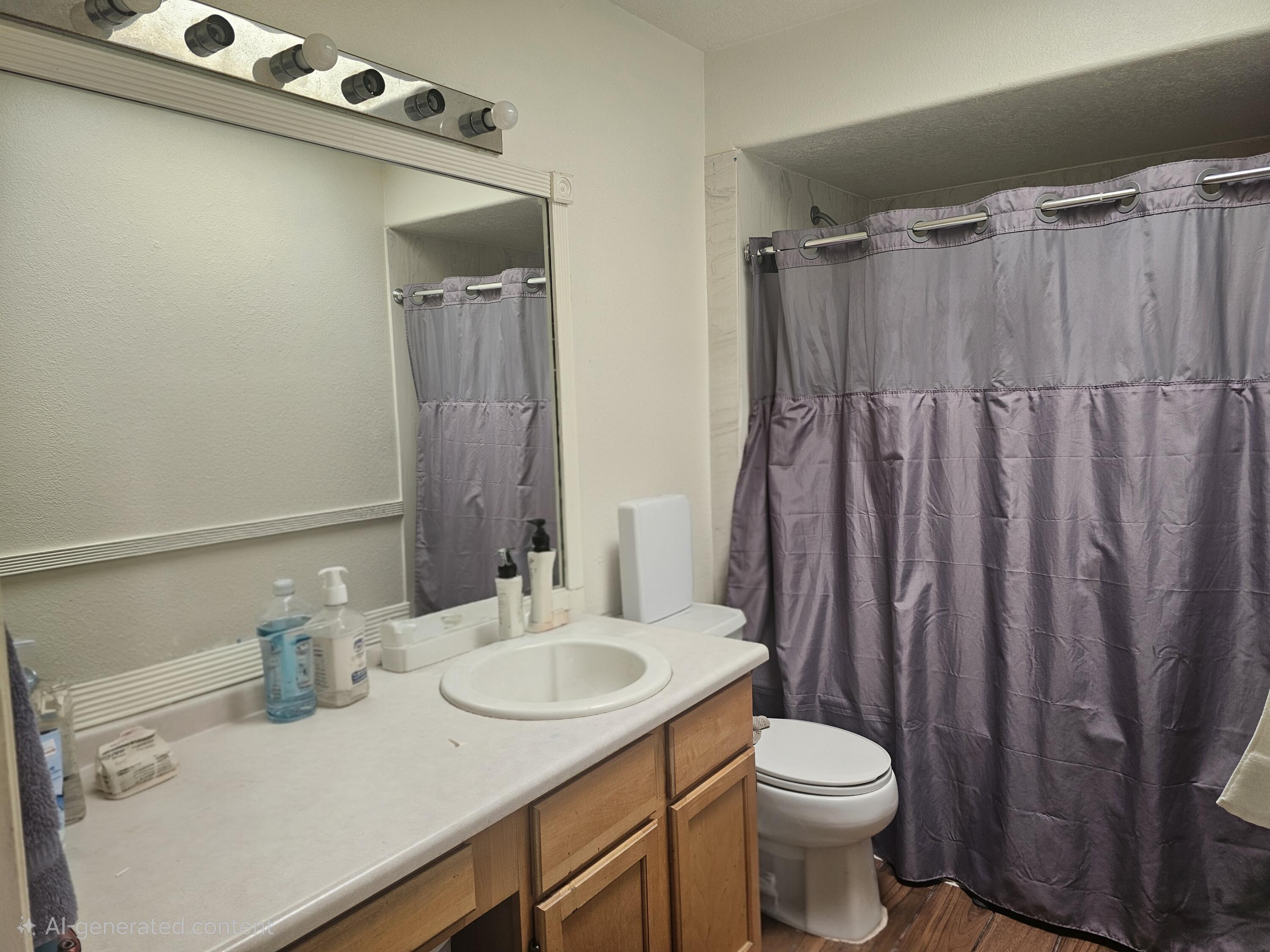 Photo 13 — 460 Colonial Avenue SW