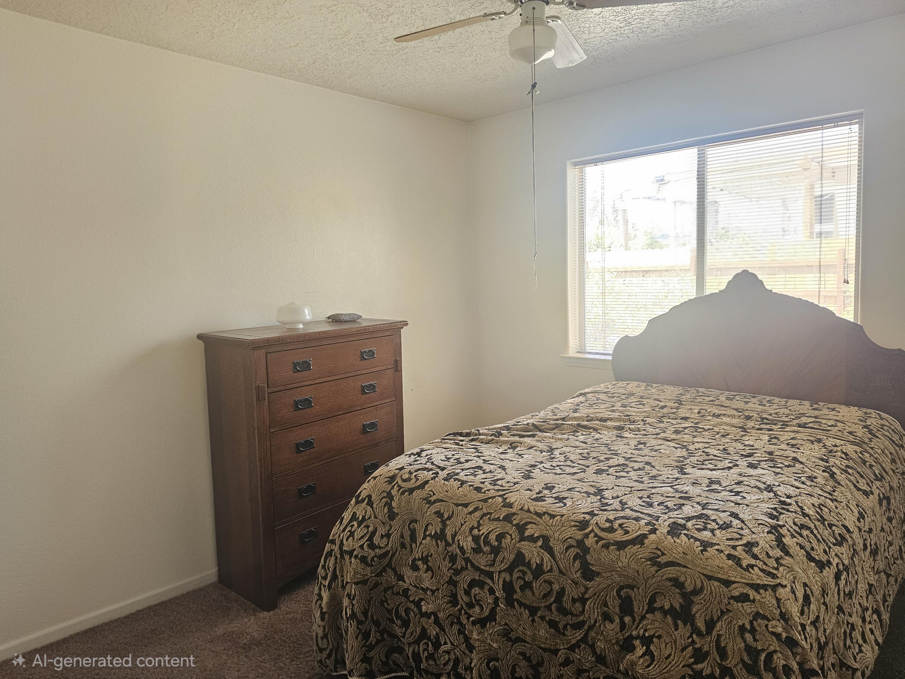 Photo 11 — 460 Colonial Avenue SW