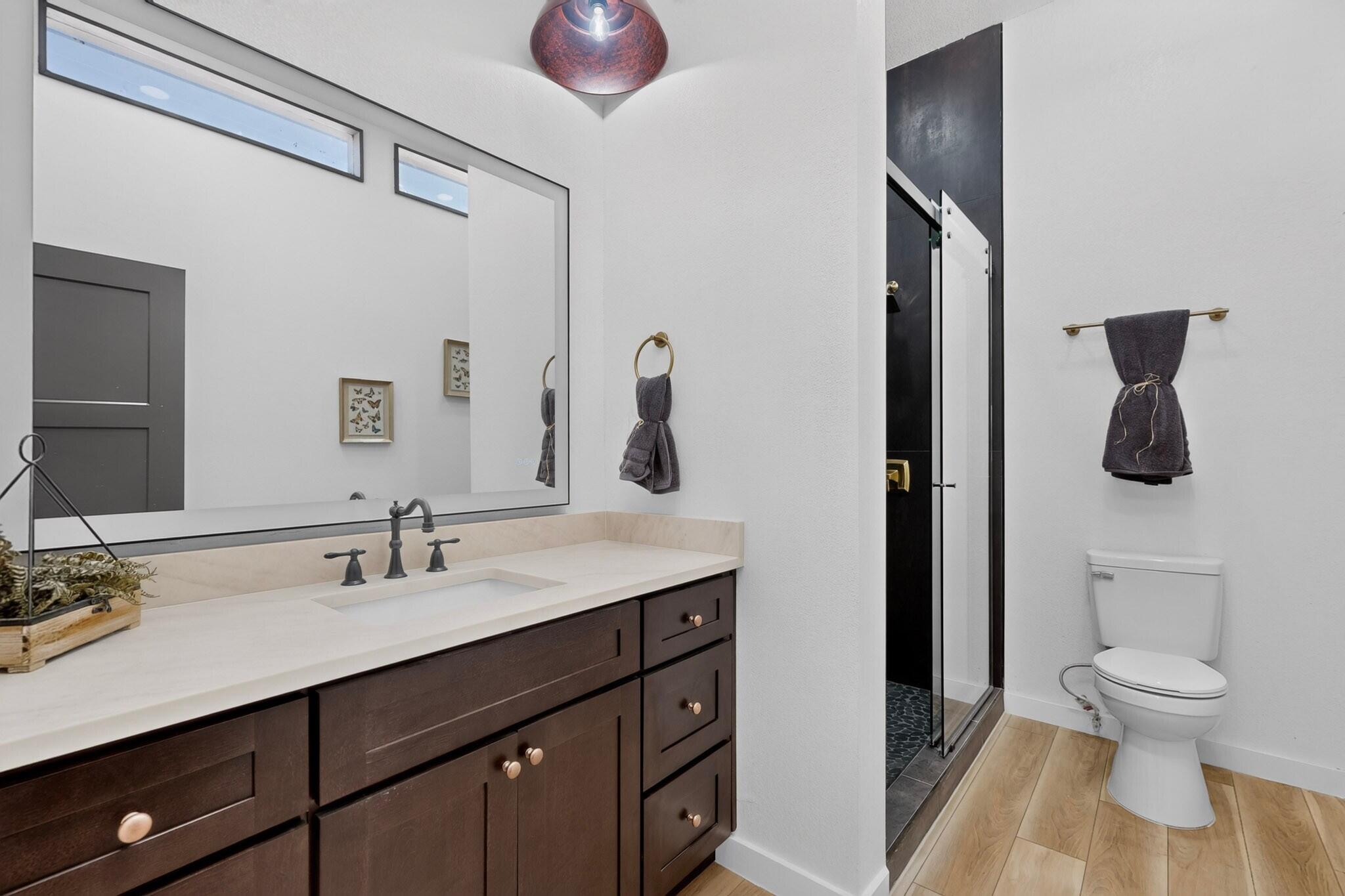 Photo 19 — 8413 Aztec Road NE