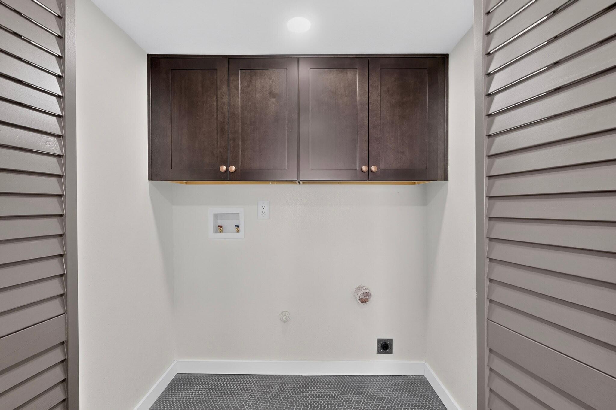 Photo 12 — 8413 Aztec Road NE
