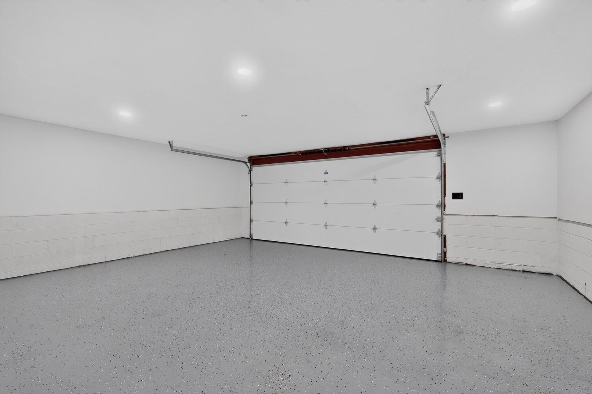 Photo 11 — 8413 Aztec Road NE