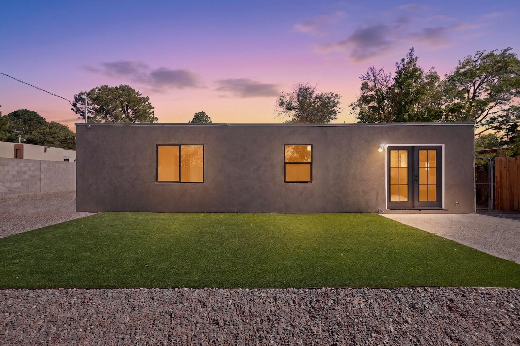 Photo 9 — 8413 Aztec Road NE